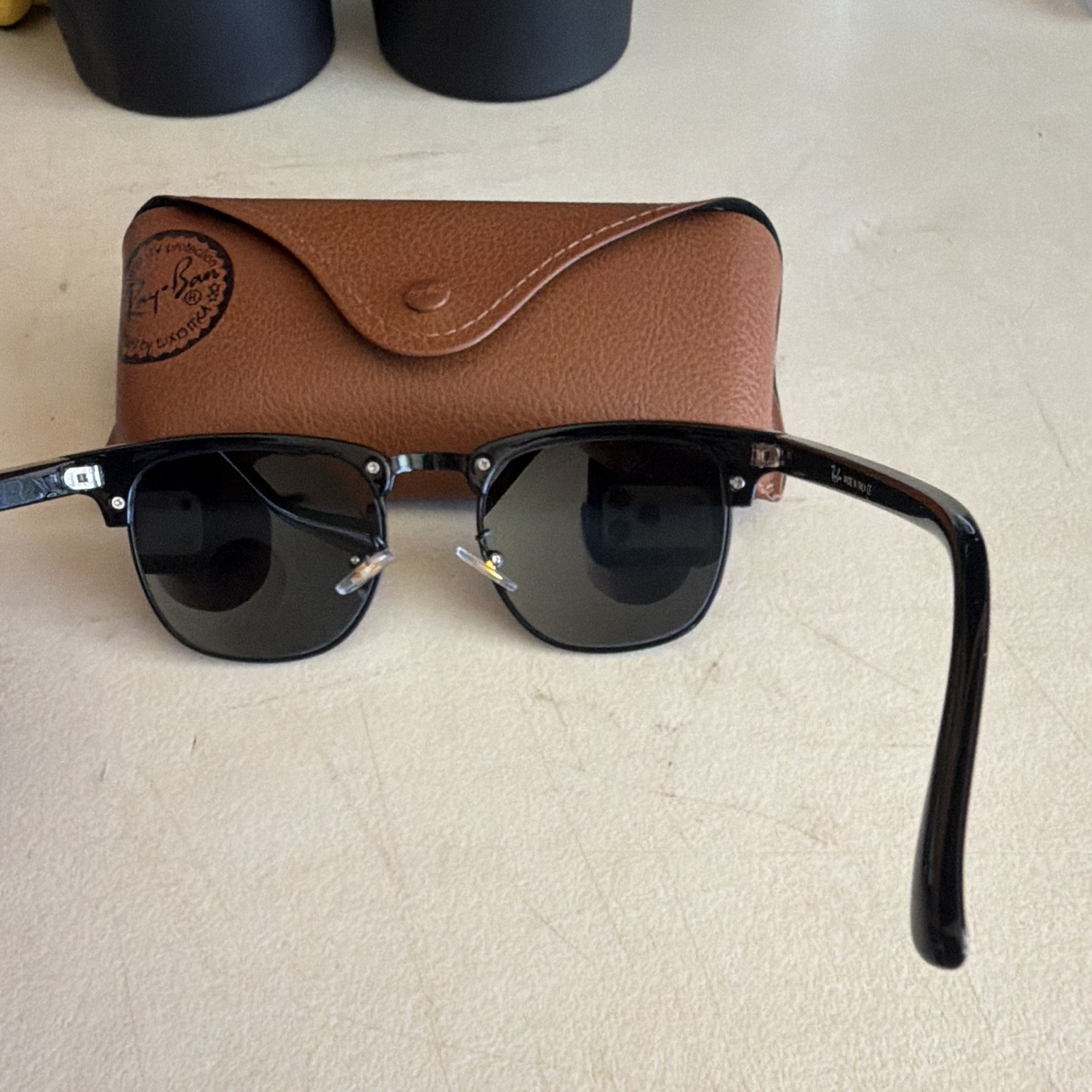 Ray-Ban Clubmaster RB3016 W0365 51-21 Black Frame G-15 Glass Lens