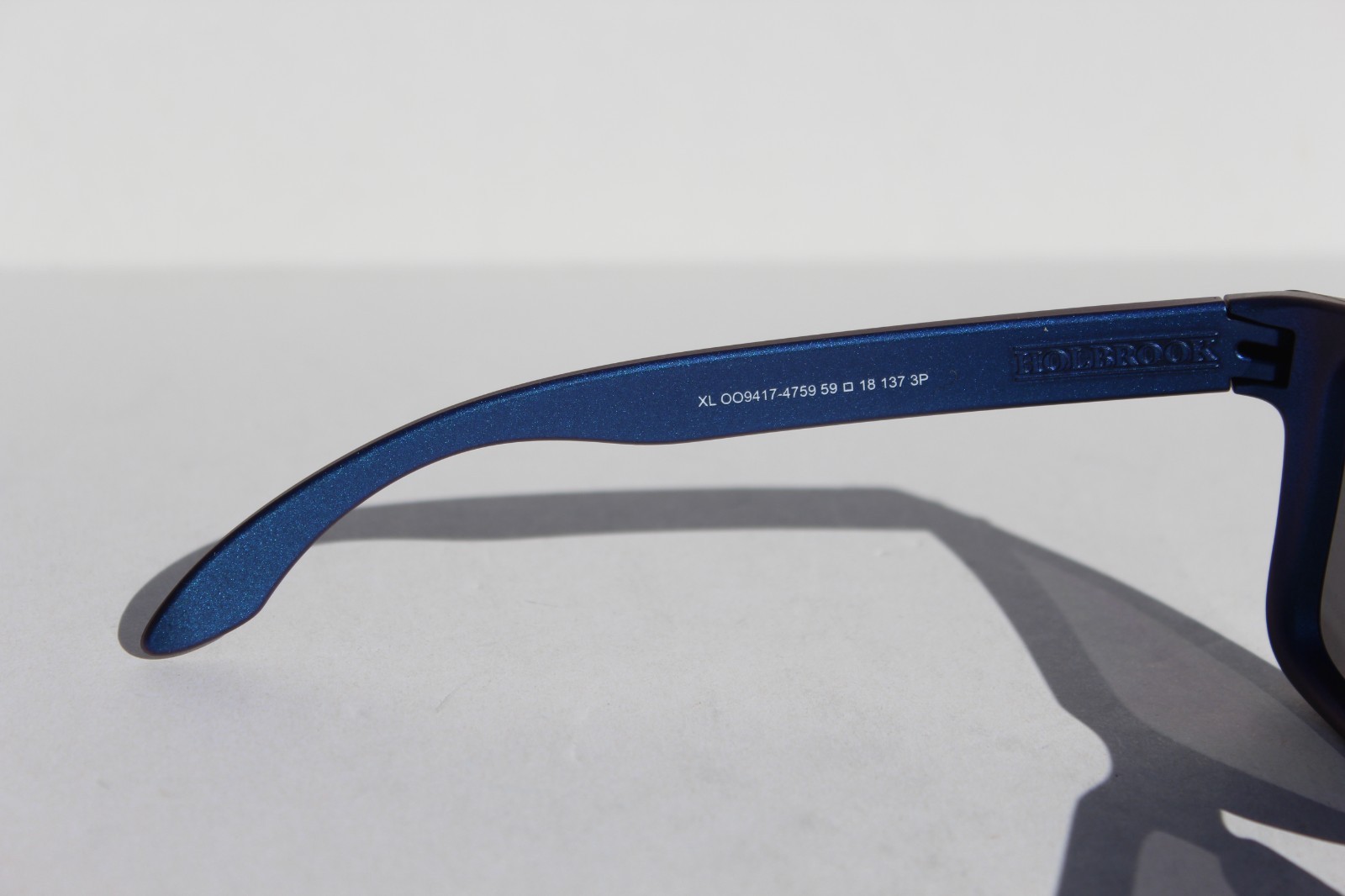 OAKLEY Holbrook XL POLARIZED Sunglasses Cyan/Blue Colorshift/Black OO9417-47 NEW