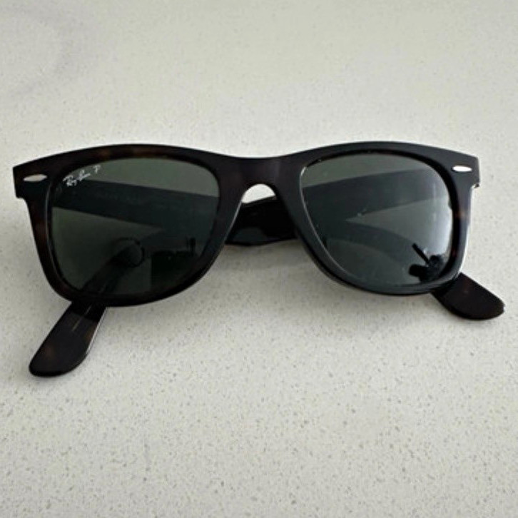 Ray-Ban RB2140 Wayfarer Polarized Tortoise Brown Frame Green Glass UV400