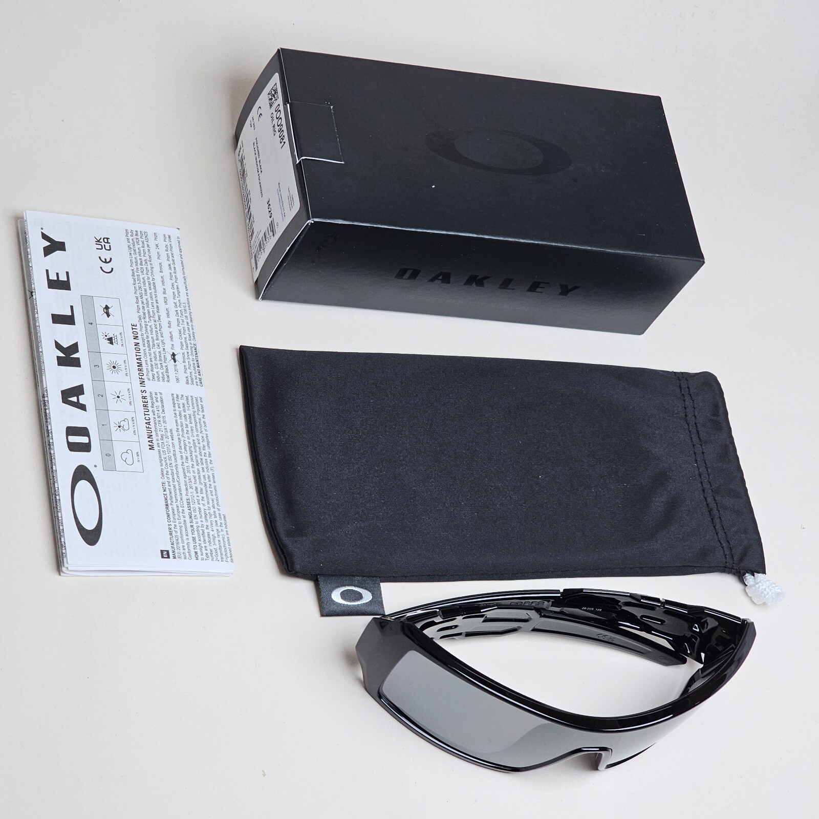 Oakley Sunglasses Polarized Oil Rig Black Polished Iridium Glossy OO 9081 26-203