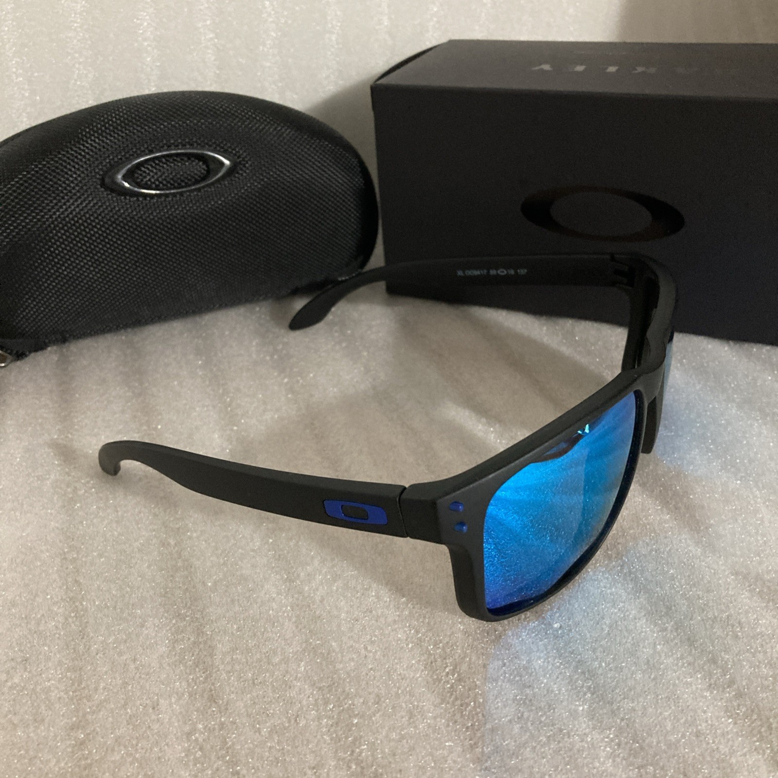 Oakley Holbrook XL Polarized Blue Lenses Square Sunglasses New With Case