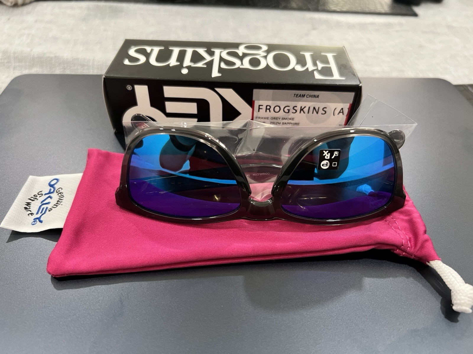 Oakley Frog skin Grey Smoke With Prizm Sapphire Lens Team China Rare