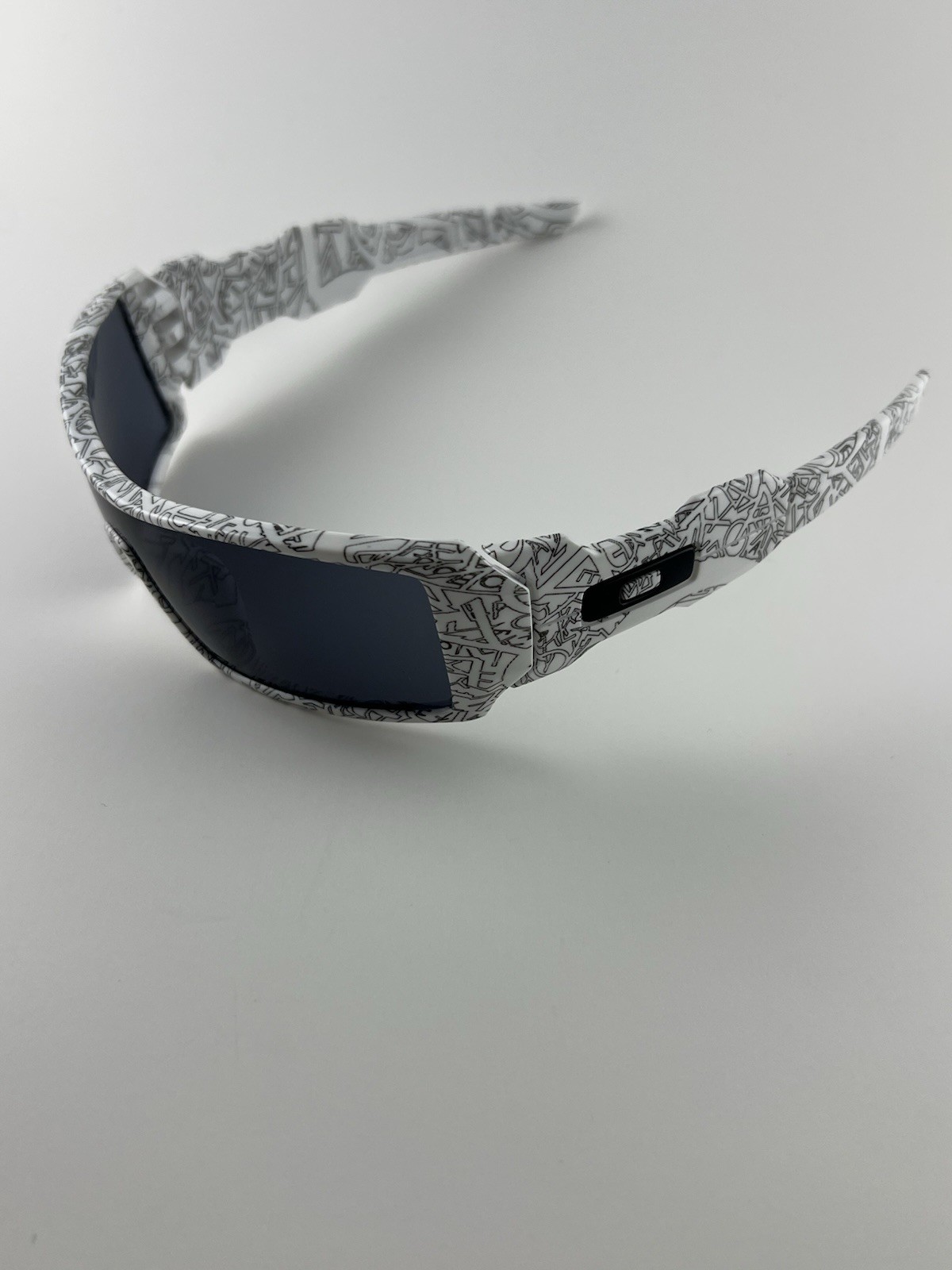 Oakley Oil Rig White/Text Print Frame Grey Lens+Box 03-492 Gen 1 Flat Icons NEW