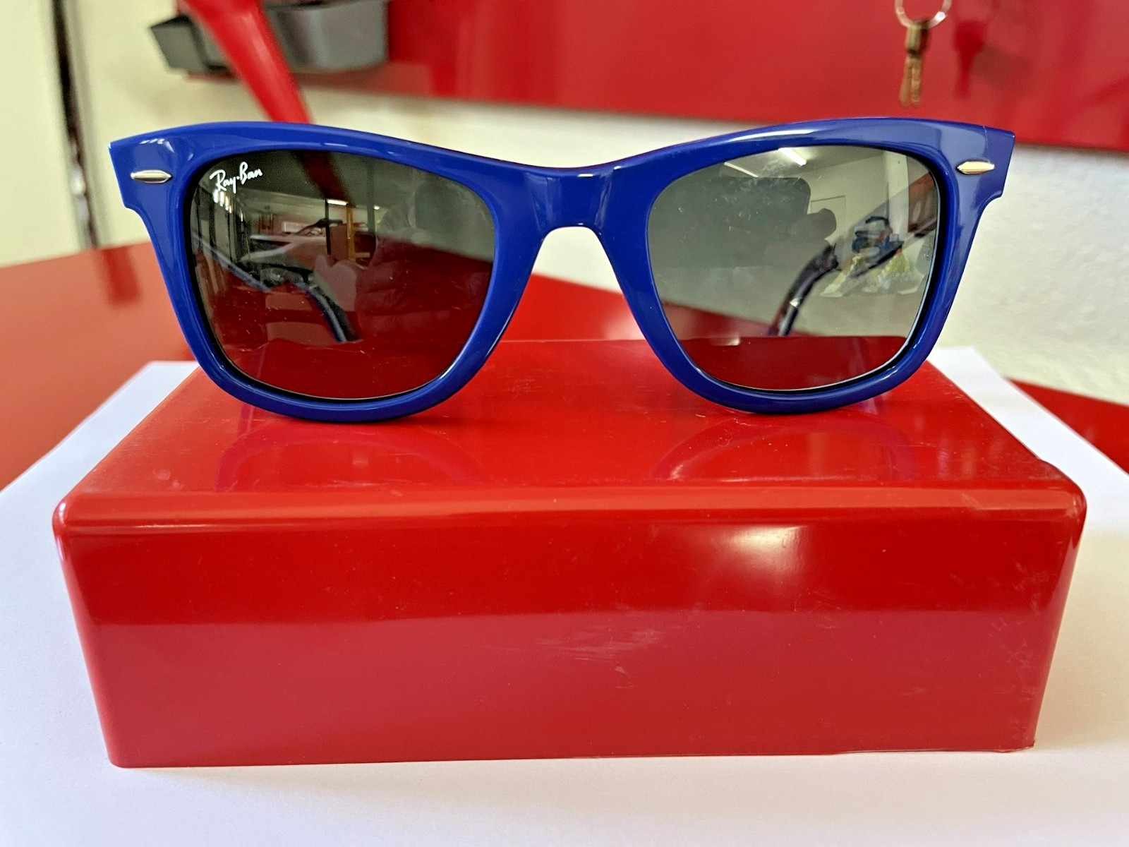 Rare Special Edition Ray-Ban Wayfarer RB2140 1134/71 50mm Sunglasses
