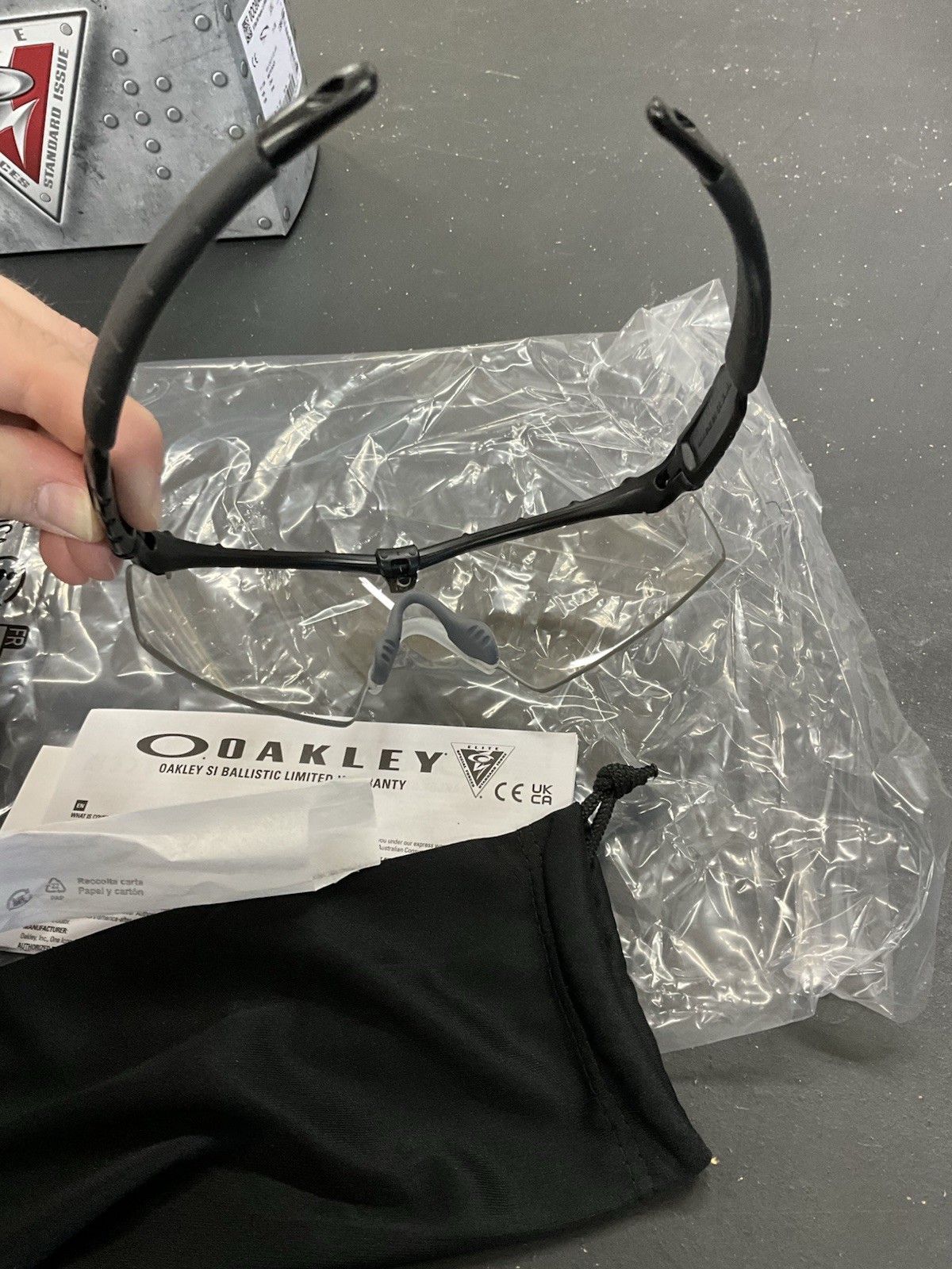 Oakley Standard Issue Ballistic M Frame 2.0 Strike Sunglasses OO9046 W/ Case