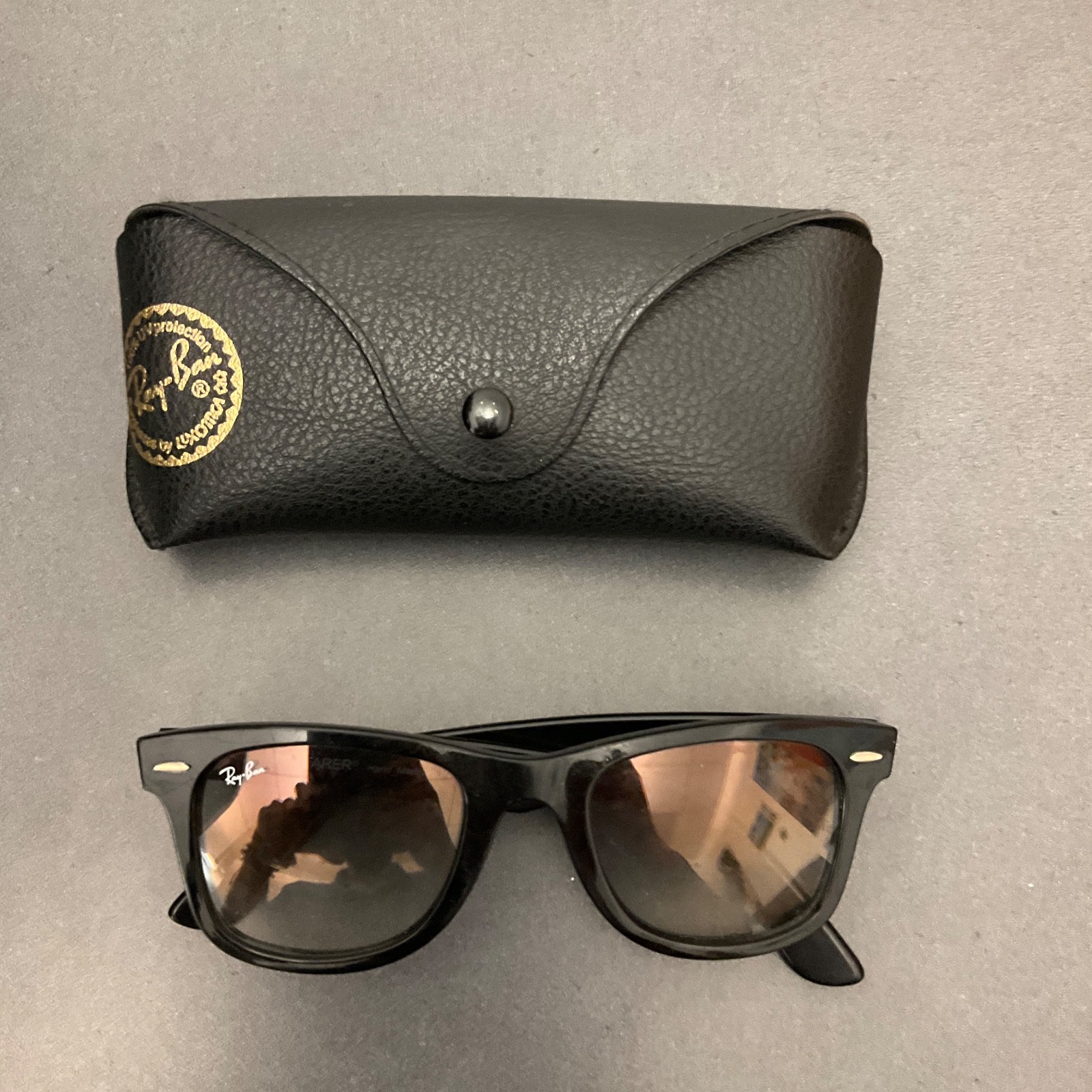 Ray-Ban RB2140 Original Wayfarer 901/32 Black Brown Gradient Sunglasses 50-22 It