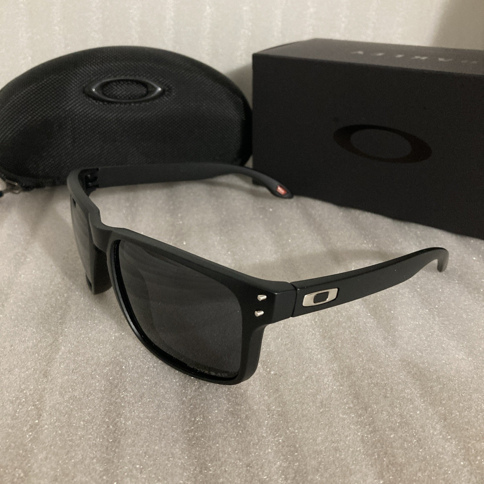 Oakley Holbrook XL Sunglasses Black Lenses PRIZM polarized New With Case