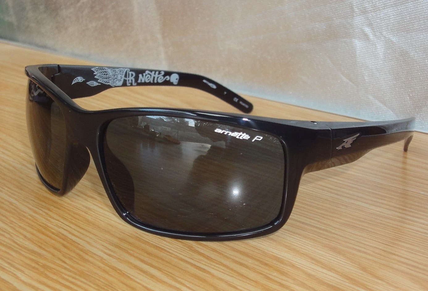 Arnette Fastball 4202-2267/81 Black mint frame/62mm-16 Polarized(Defective Lens)