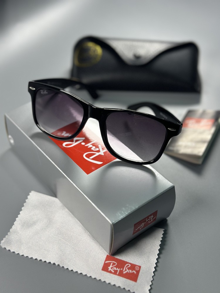 Ray-Ban Elegant Polarized Sunglasses for Men & Women UV Protection Durable Frame