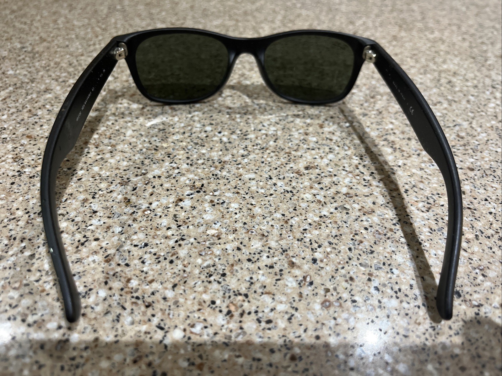 Ray-Ban RB2132 New Wayfarer Black Green G-15 Sunglasses 52-18 Italy