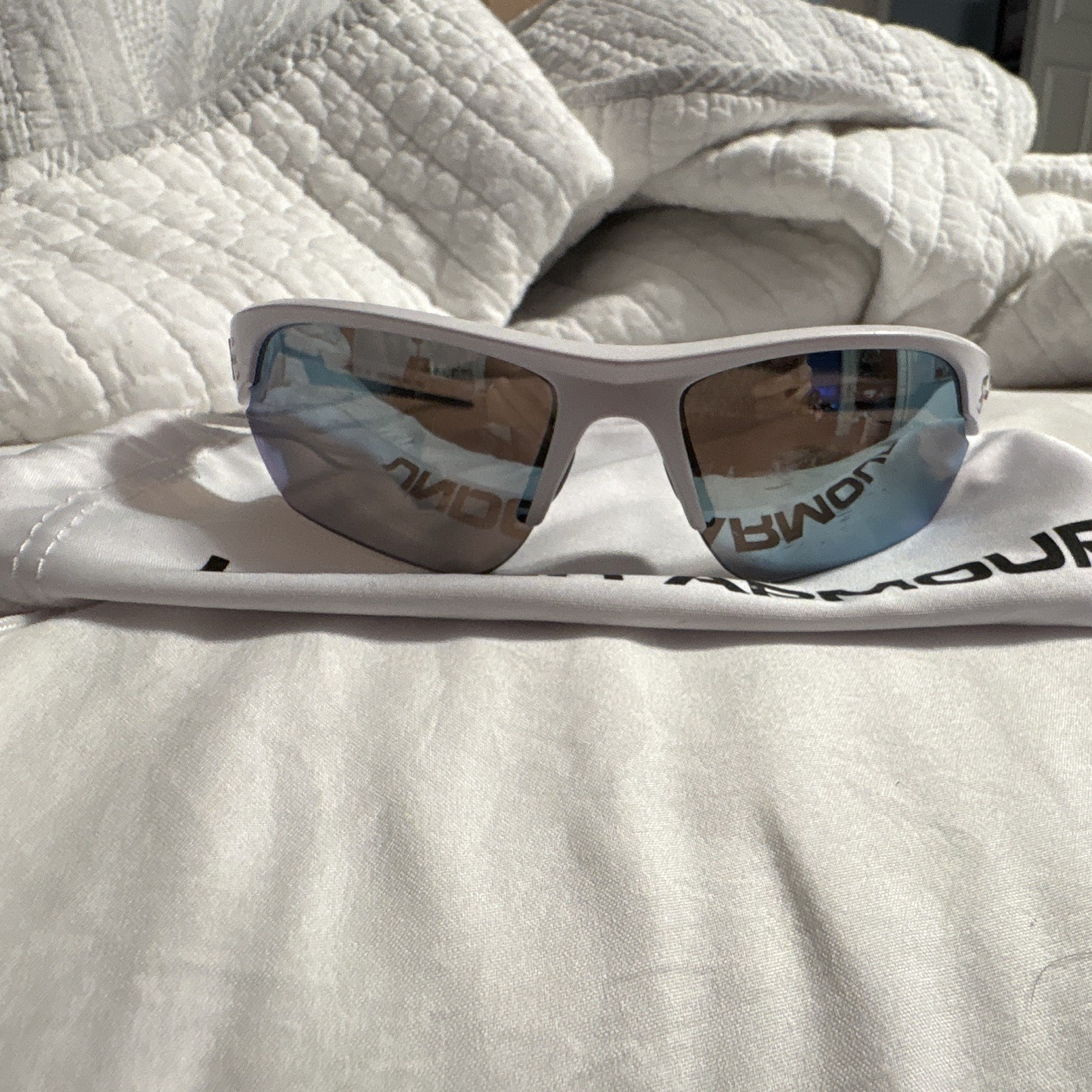 Under Armour Men’s Wrap Sunglasses White Frame Mirrored Blue Lens Lightweight