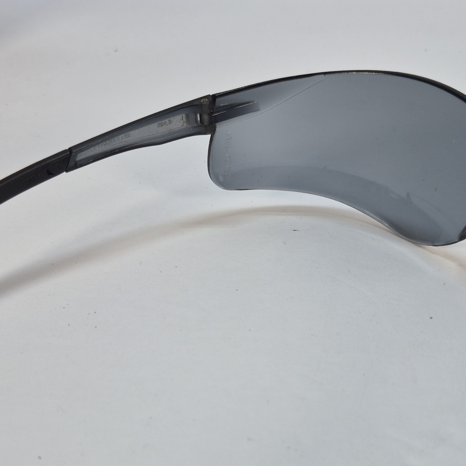 Lightweight Black Wrap Style Men’s Sunglasses Plastic Frame Gray Tinted Lens