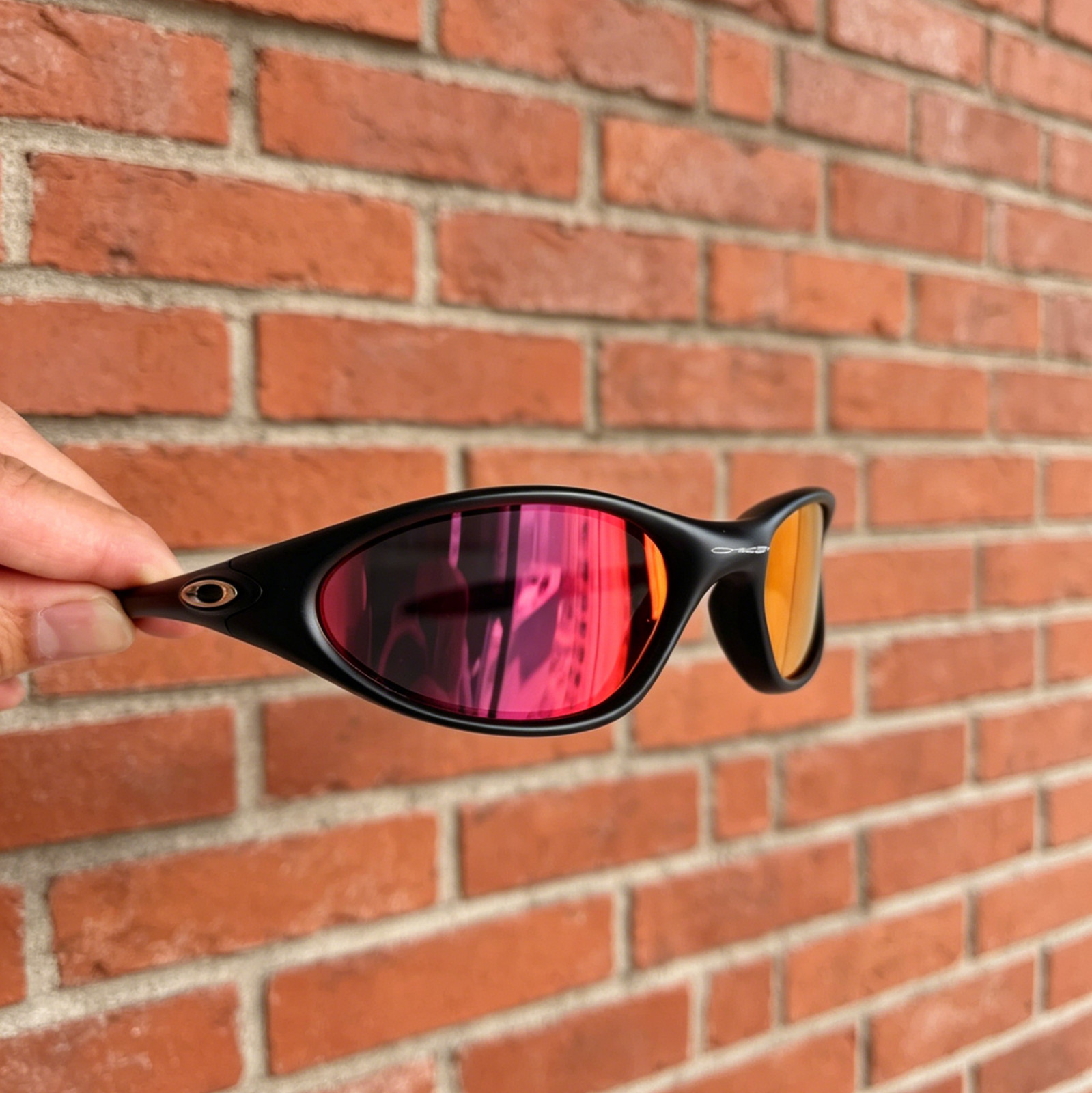 Retro Oakley Minute Gen1 Minute1.0 Sunglasses Black Frame Ruby Lenses