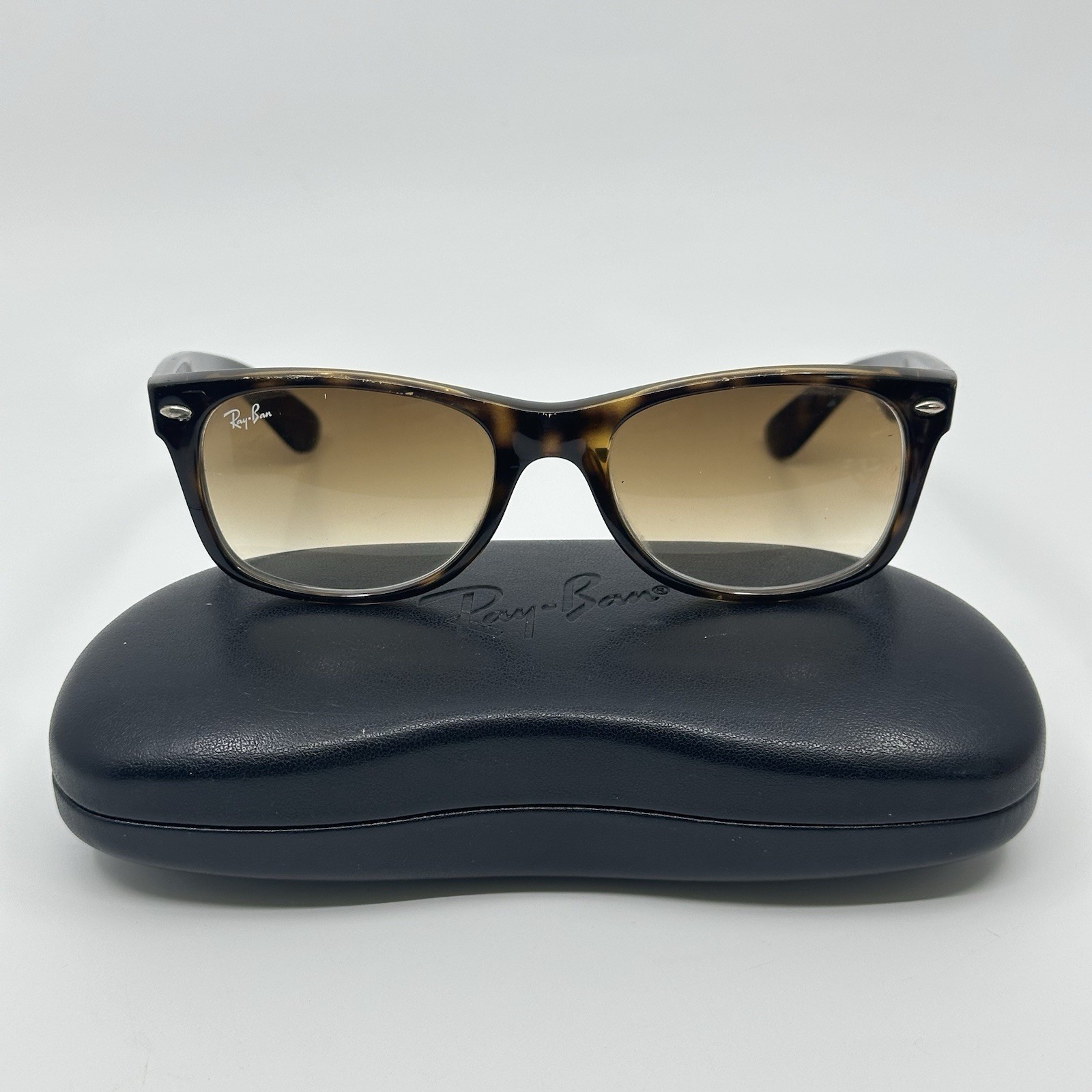 Ray-Ban RB2132 New Wayfarer 710/51 Tortoise Gradient 52mm w/ Case Good Condition