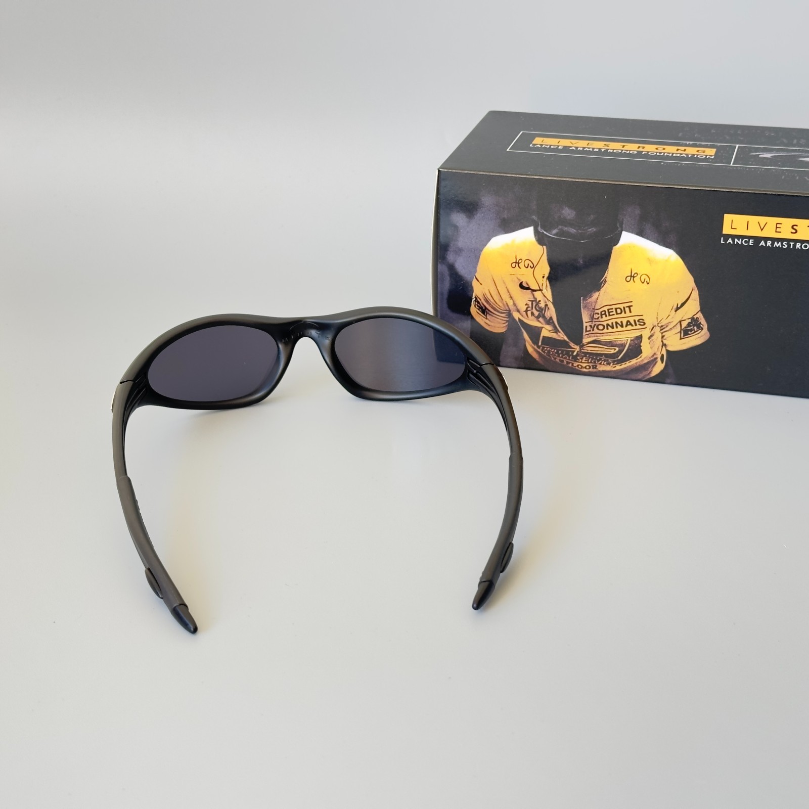 Vintage Oakley Minute 1.0 Black Frame Black lens Polarized sunglasses
