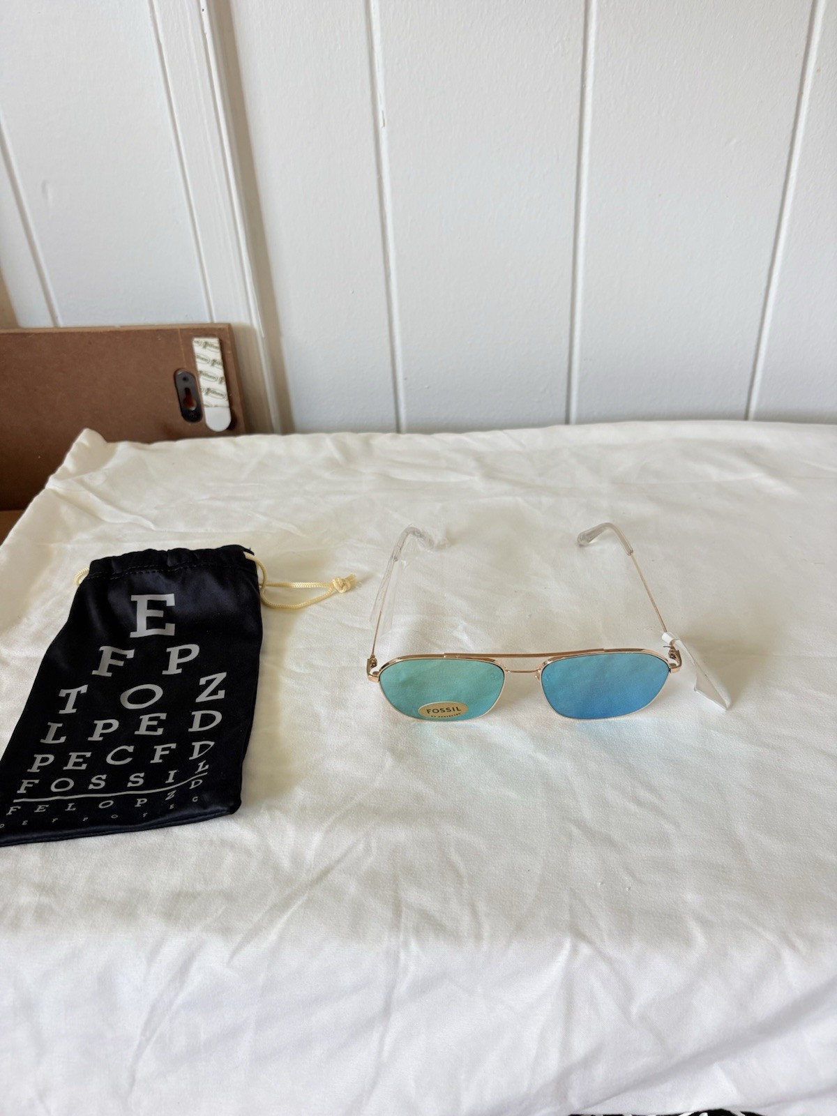 Fossil Aviator Sunglasses Gold Metal Frame Blue Mirrored Lenses