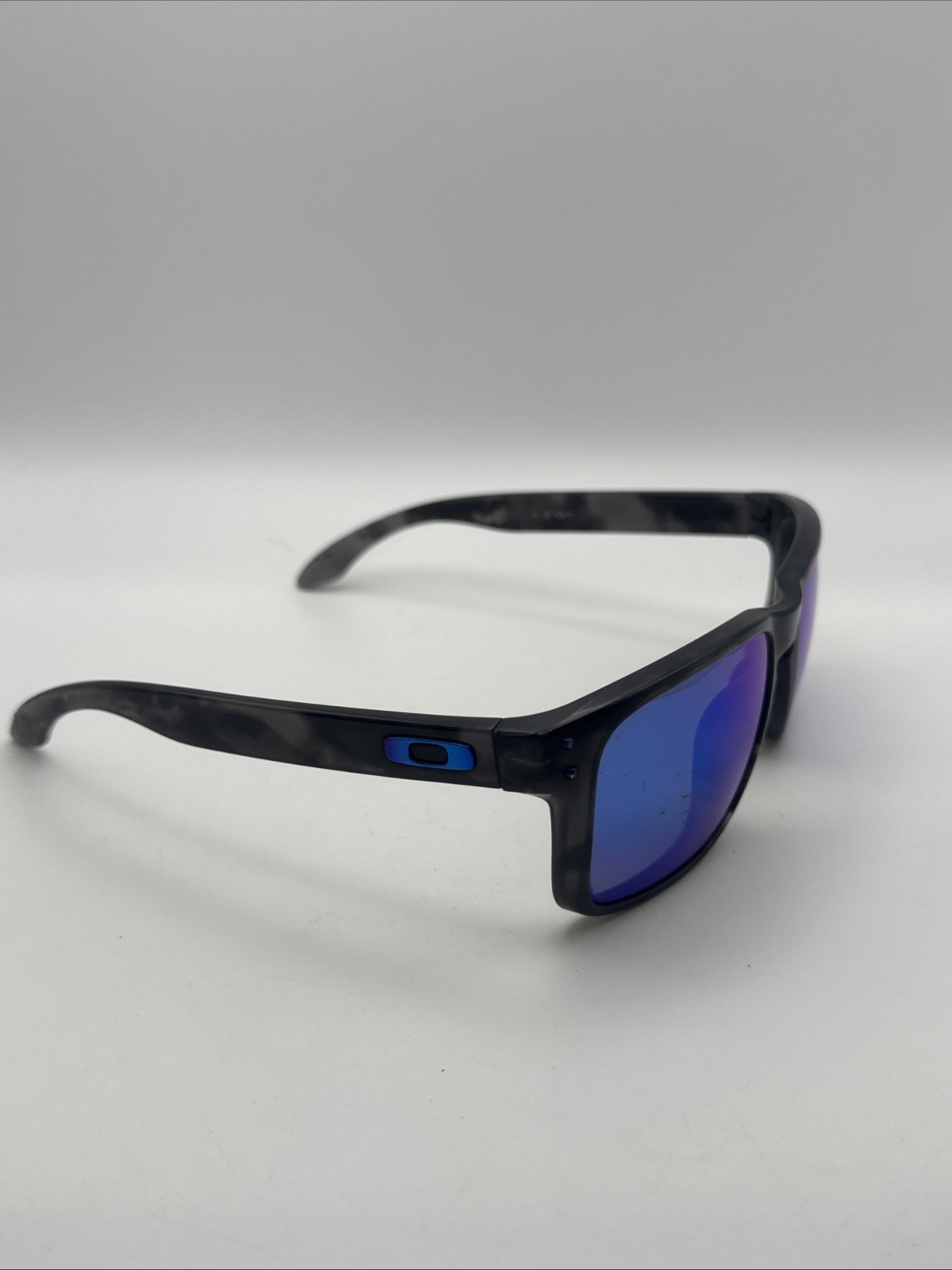 Oakley Holbrook XL OO9417-0959 Gray Frames Prizm P Blue Lenses Fair Condition