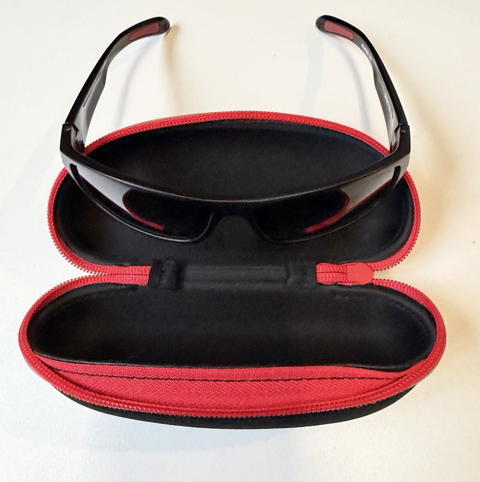 Champion Polarized Sunglasses Matte Black Frame Hard Case CU6016 59 14 130