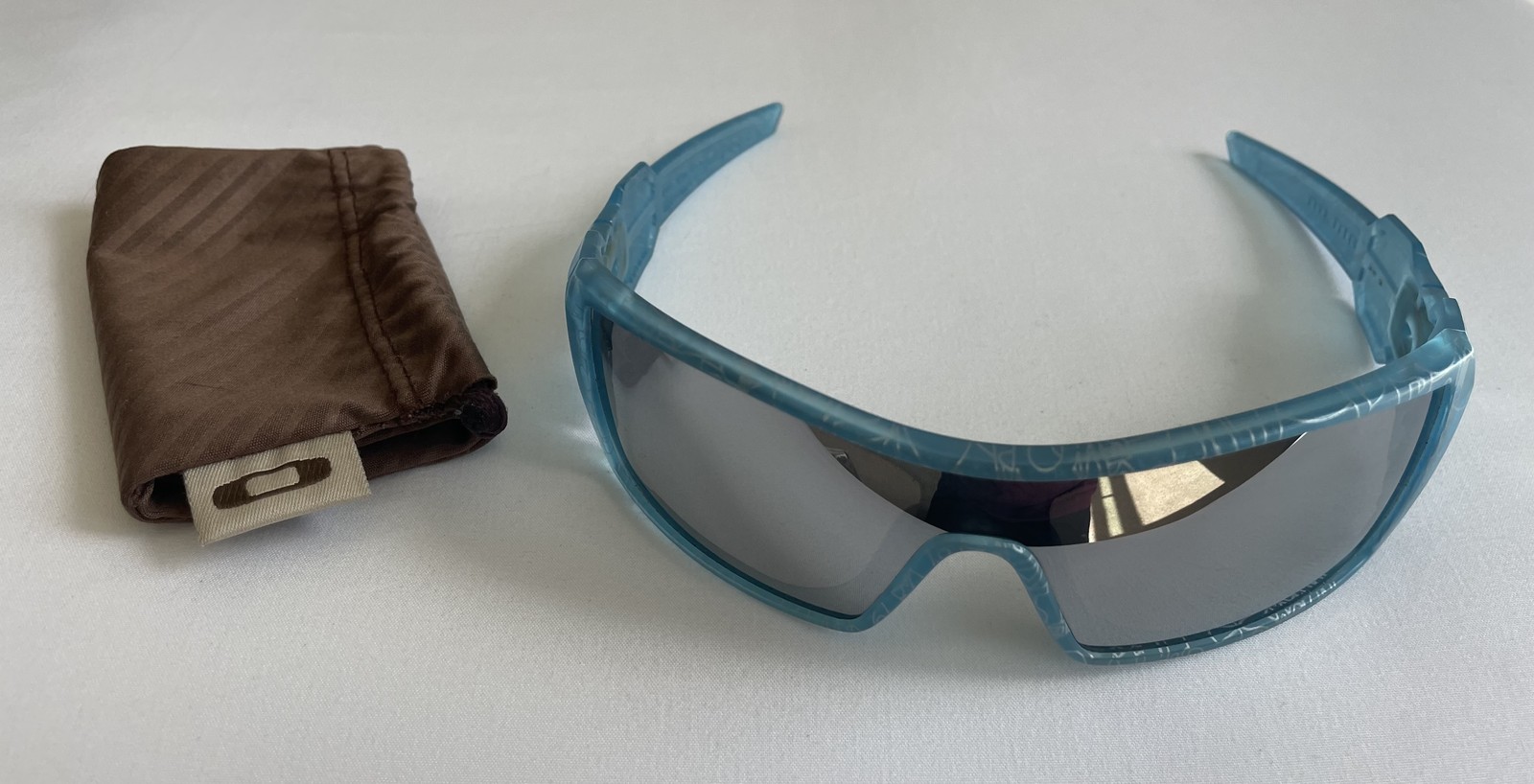 Oakley Oil Rig Frost Blue w/Silver History Text – Chrome Iridium – NEAR MINT