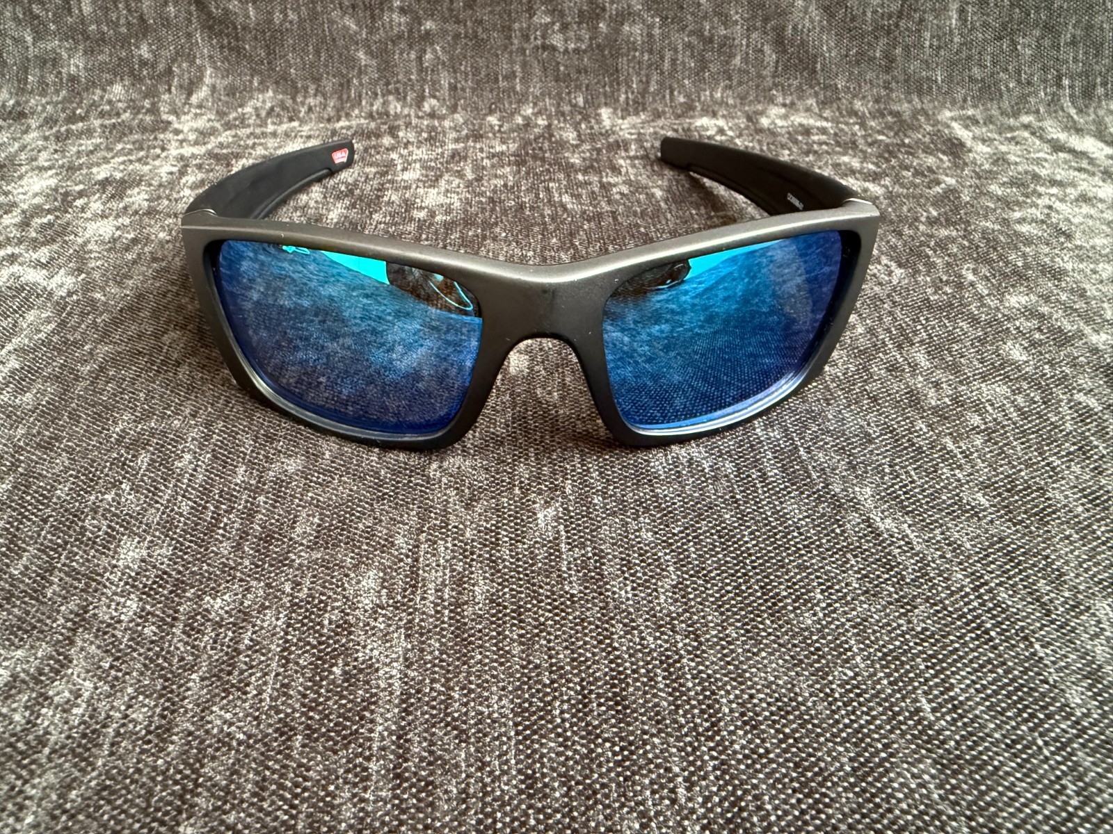 Oakley sunglasses Gascan steel Black frame Prizm Blue Polarized lens OO9096-01