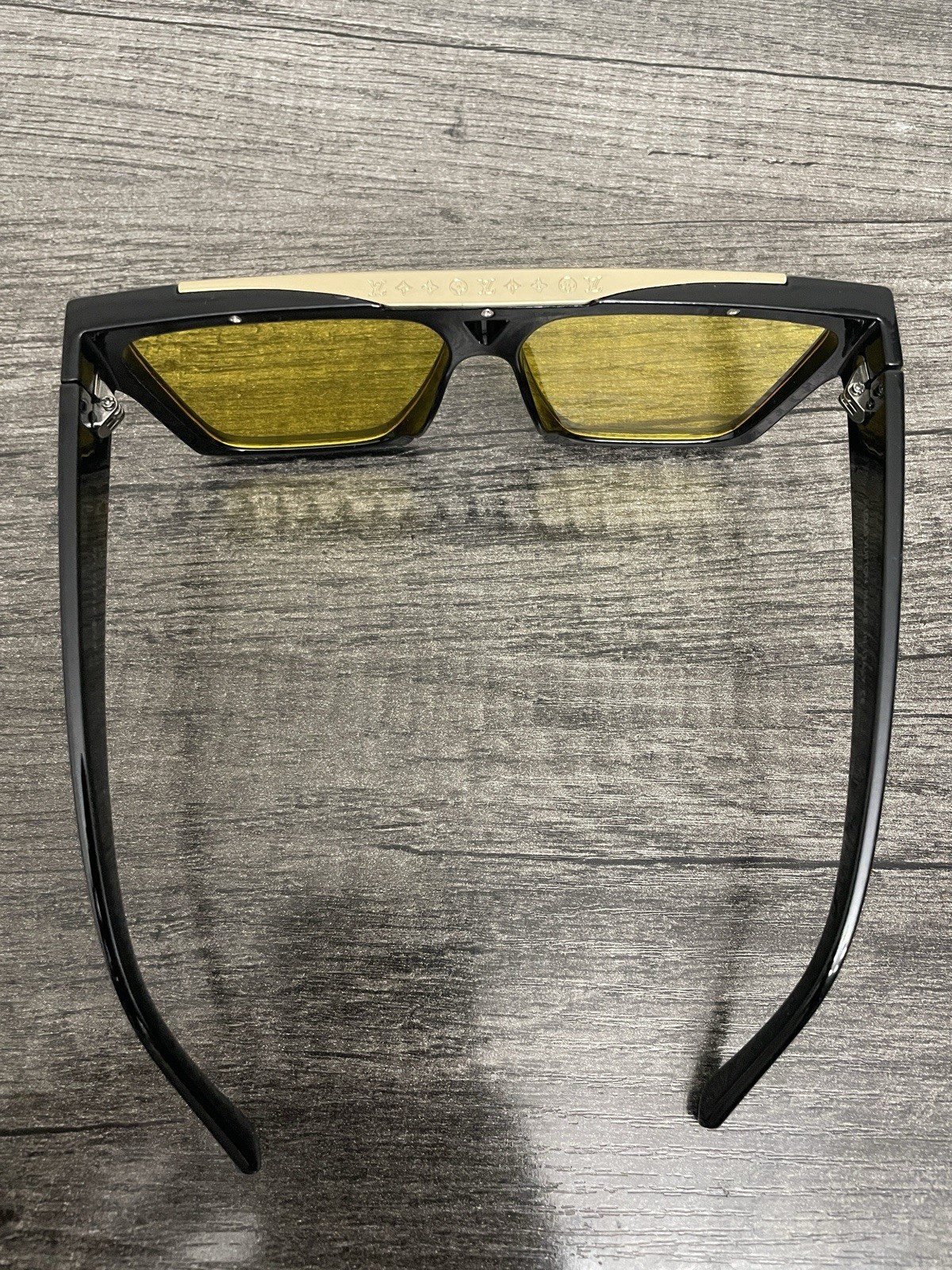Louis Vuitton Square Men’s Sunglasses Black Frame Yellow Tinted Lens