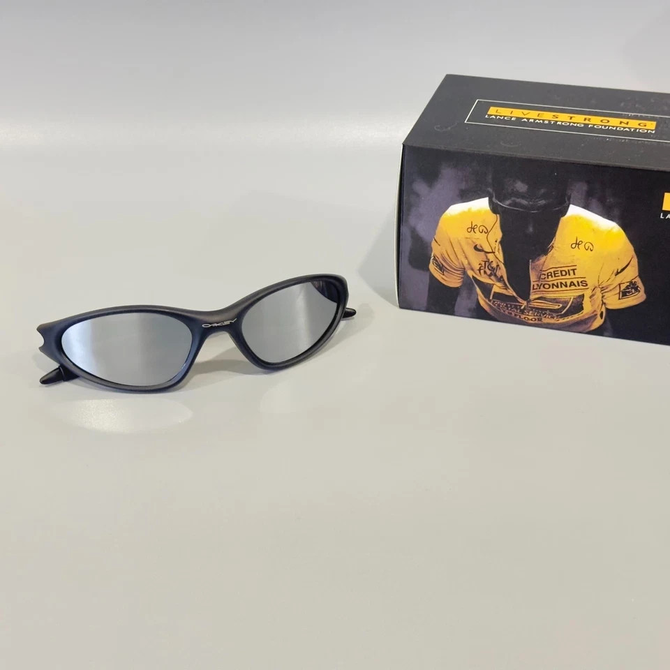 Oakley Minute 1.0 Matte Black Silver Iridium Vintage Sunglasses USA w/ Box