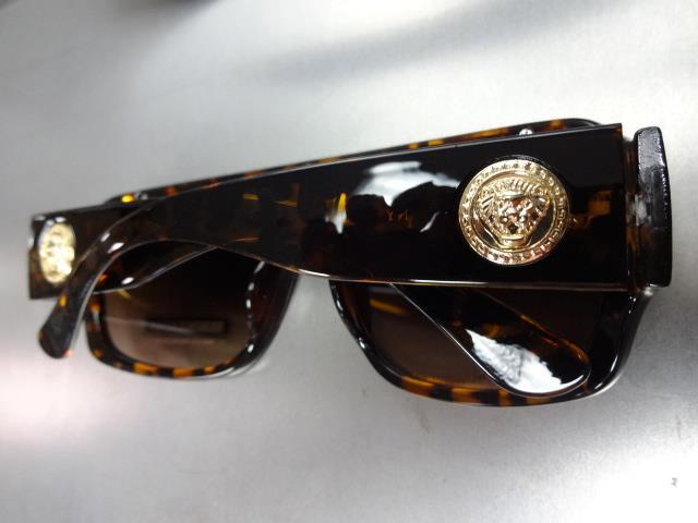 Men’s CLASSIC RETRO HIP HOP RAPPER Style SUN GLASSES Thick Tortoise & Gold Frame