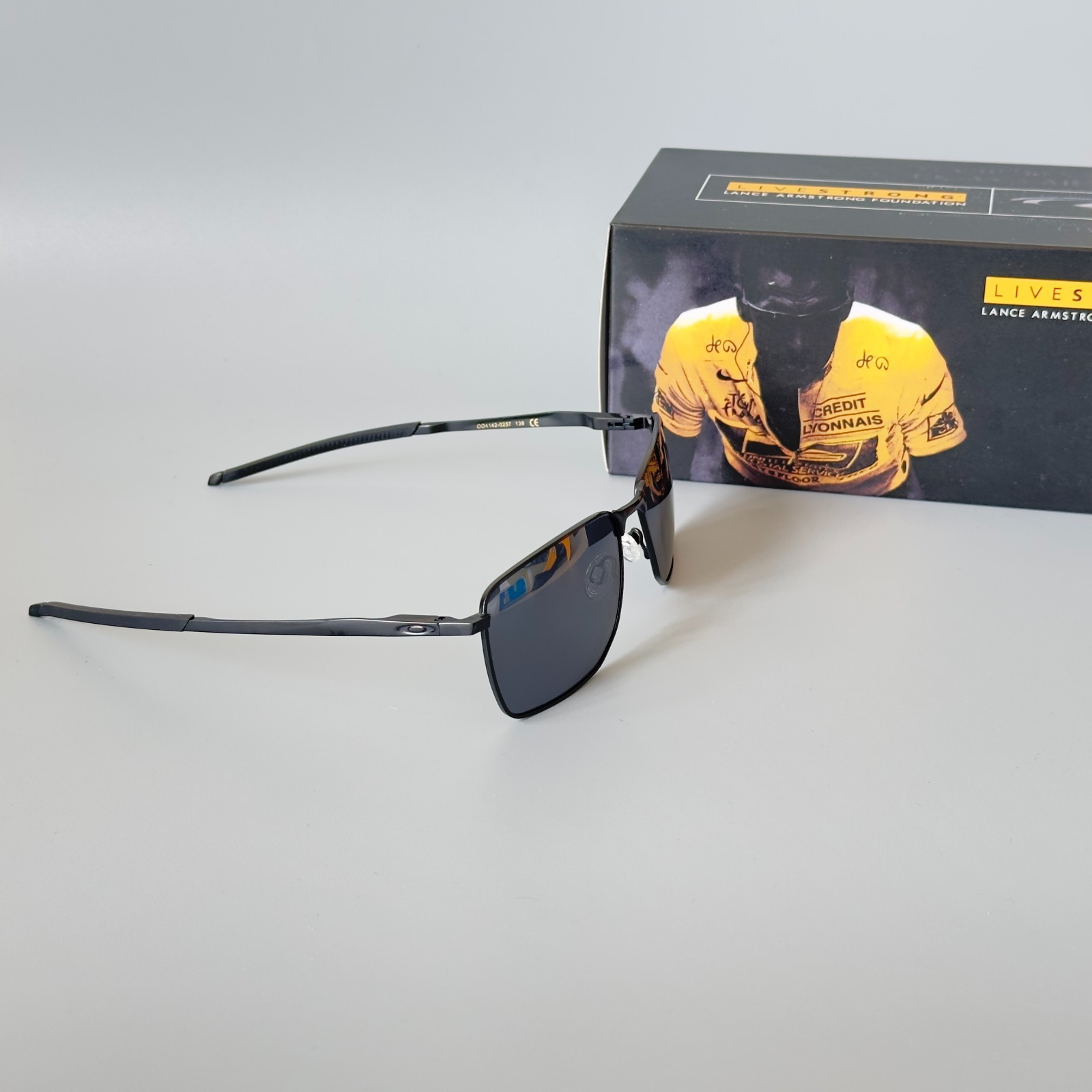 Oakley Ejector OO4142 Polarized Sunglasses Black Frame Black Polarized lenses