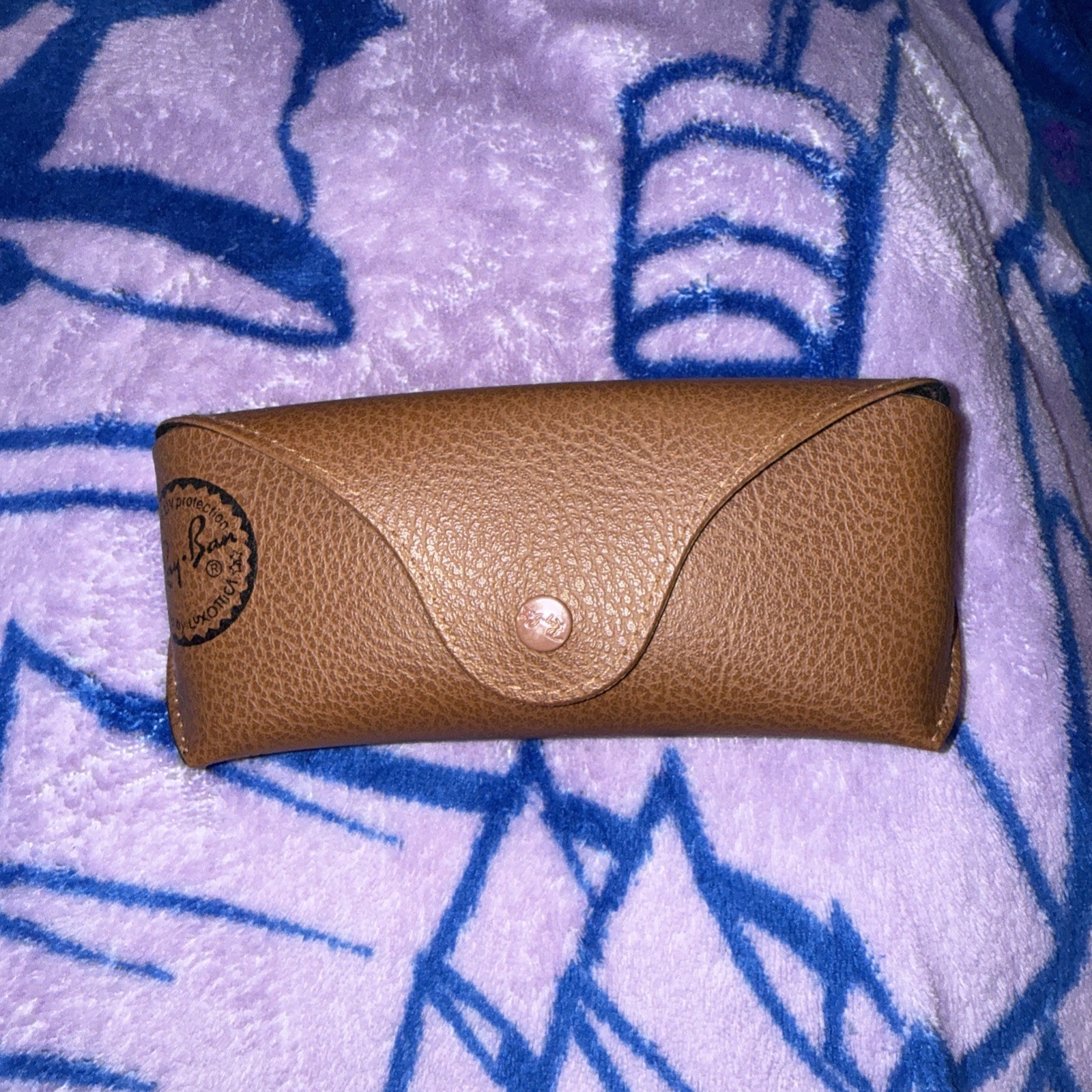 Ray-Ban Aviator Sunglasses with Leatherette Case