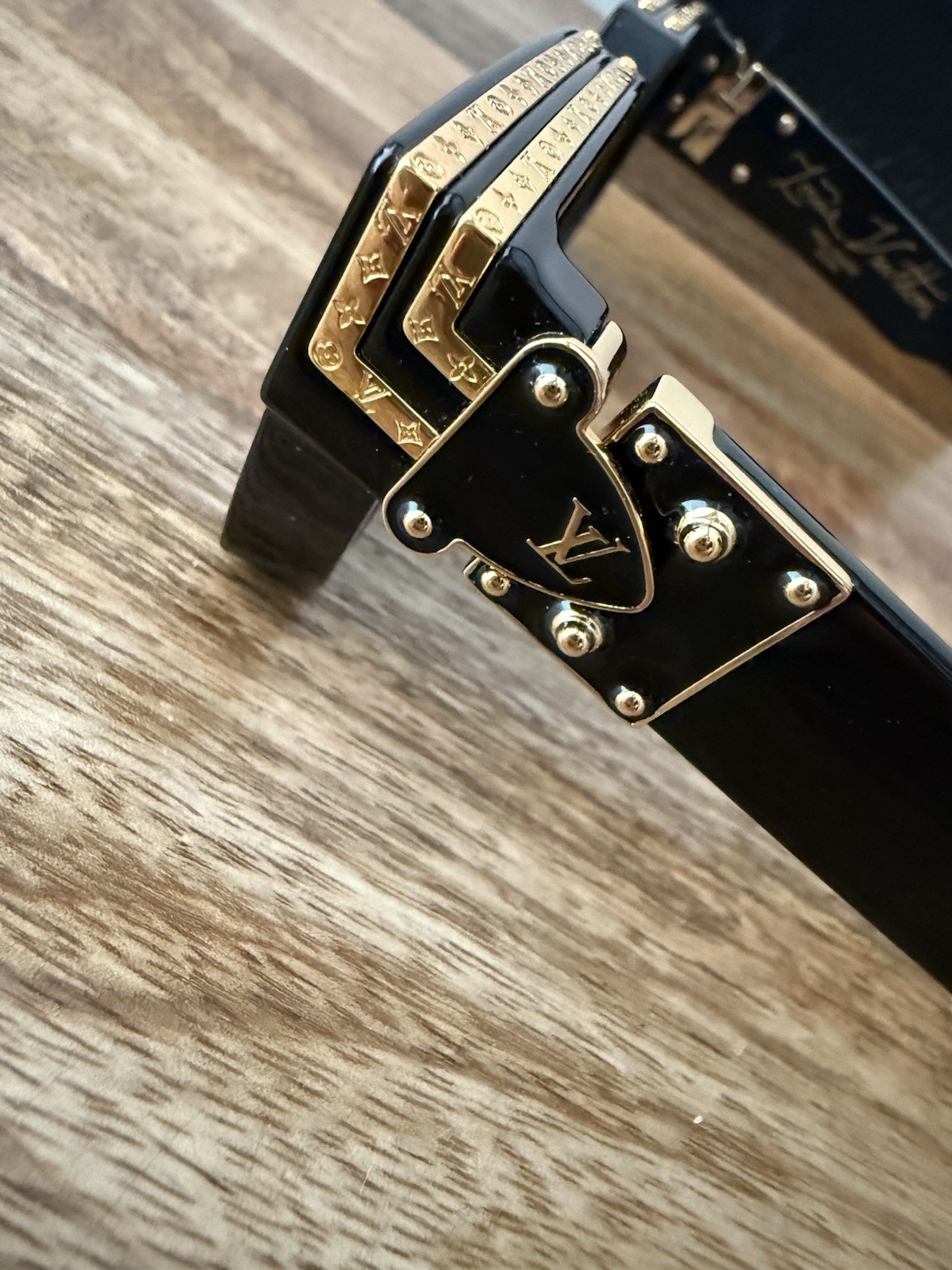 Louis Vuitton 1.1 Millionaires Z1165W Sunglasses Square Black Gold Monogram