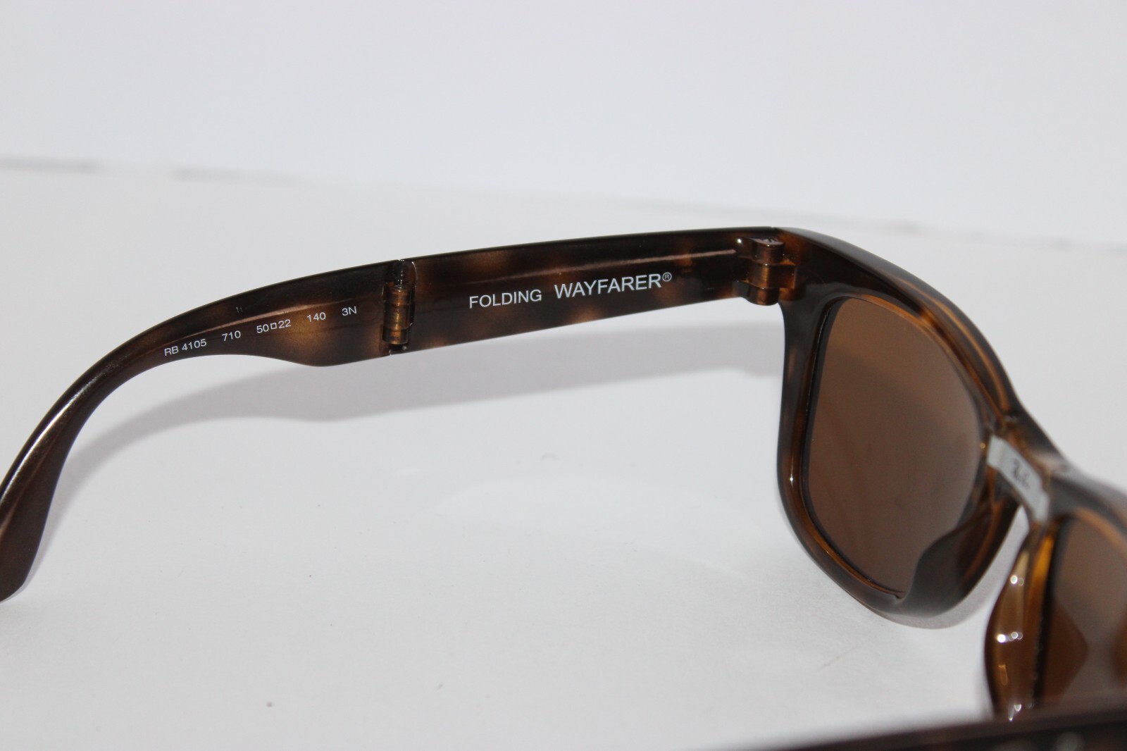 Ray-Ban RB2132 Unisex Adults Sunglasses