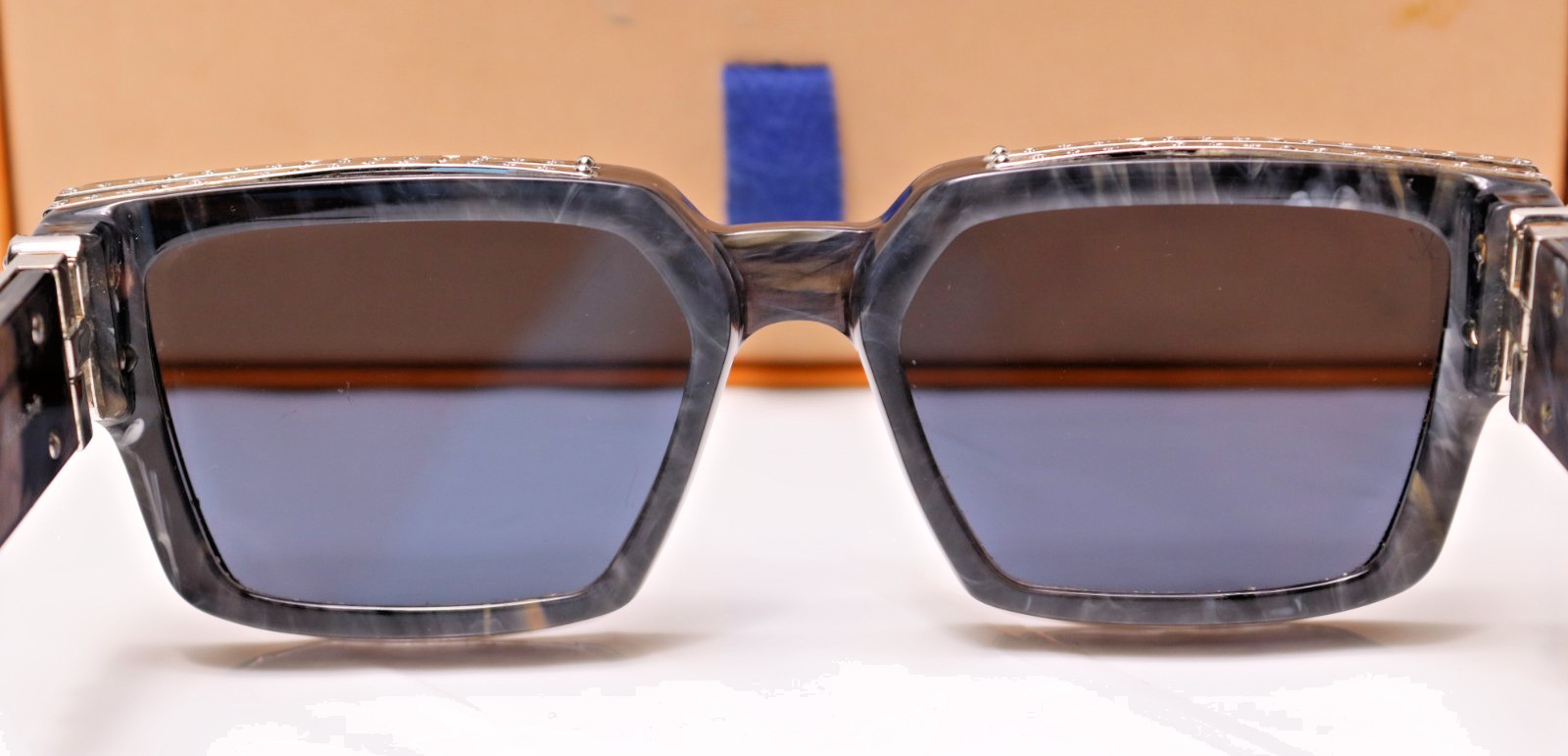 Louis Vuitton LV 1.1 Millionaires Sunglasses Gris Marble Z1326W – Grey w/Box