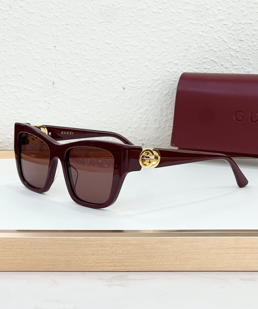 Sunlasses Unisex GUCCI MOD：GG2124O Size：52口18-135