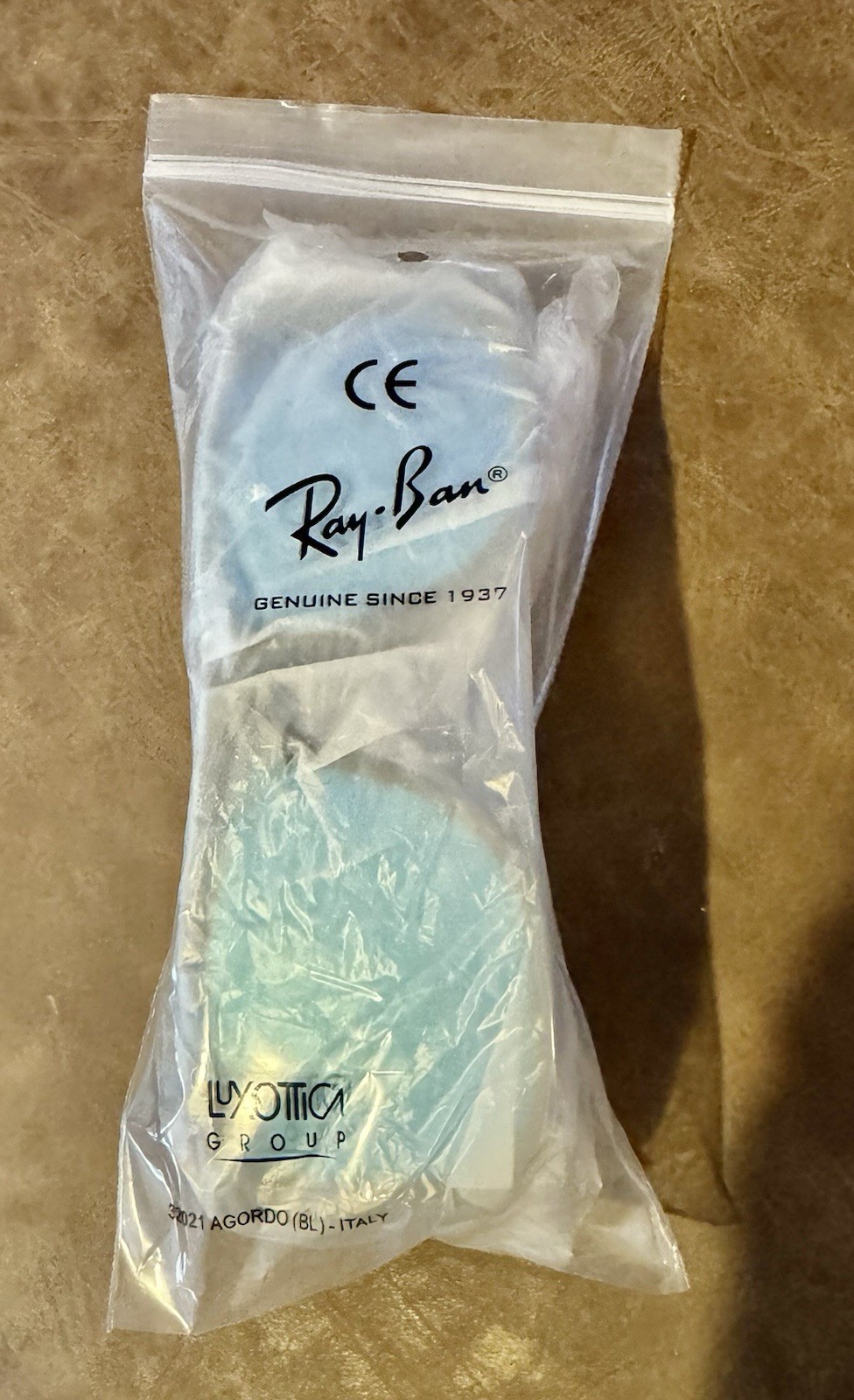 NWT Ray-Ban “Justin” RB4165 Matte Rubber Black Gradient Blue Mirror Polarized