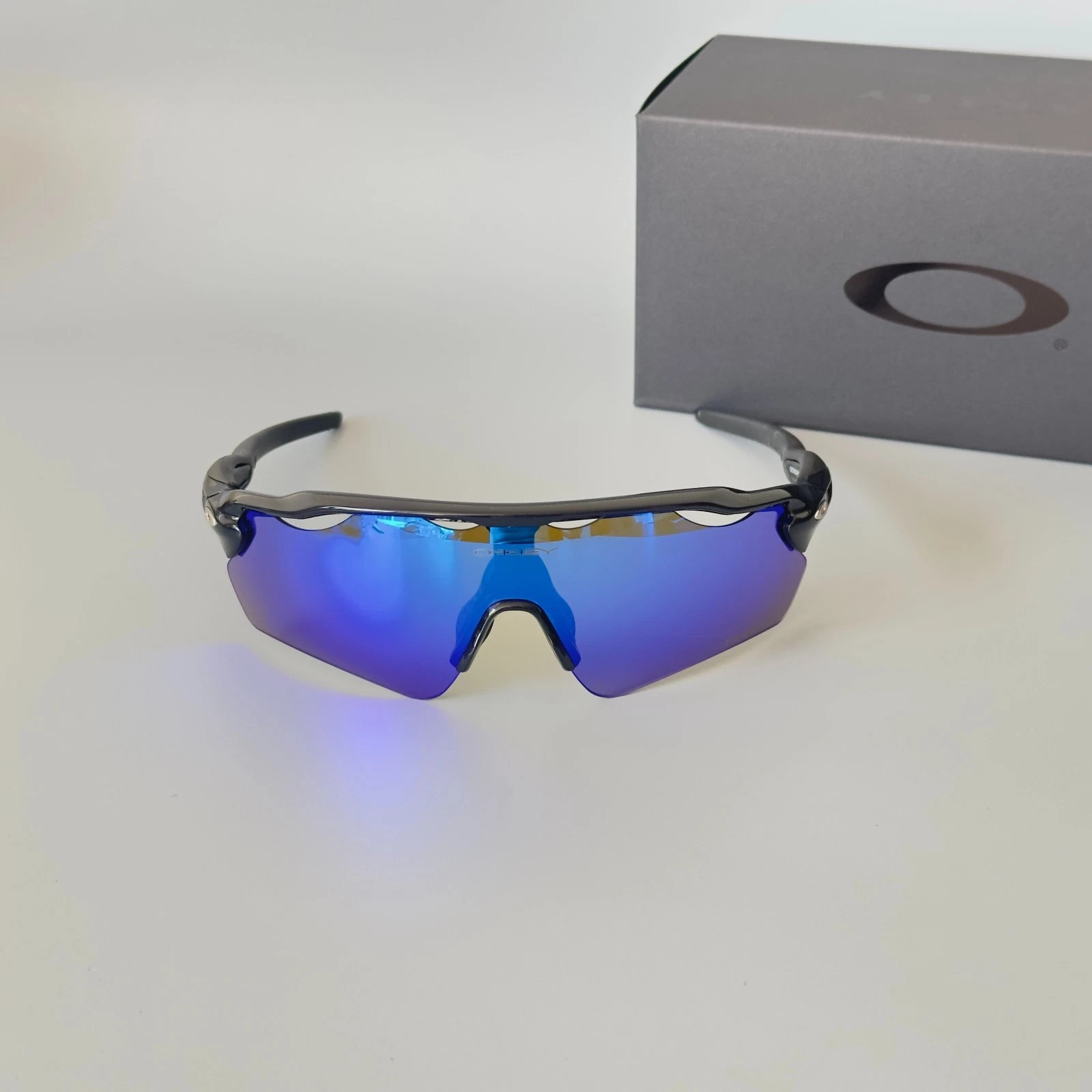 New Oakley OO9208 Sunglasses Radar EV Path Polished Black Frames Blue LensIN BOX