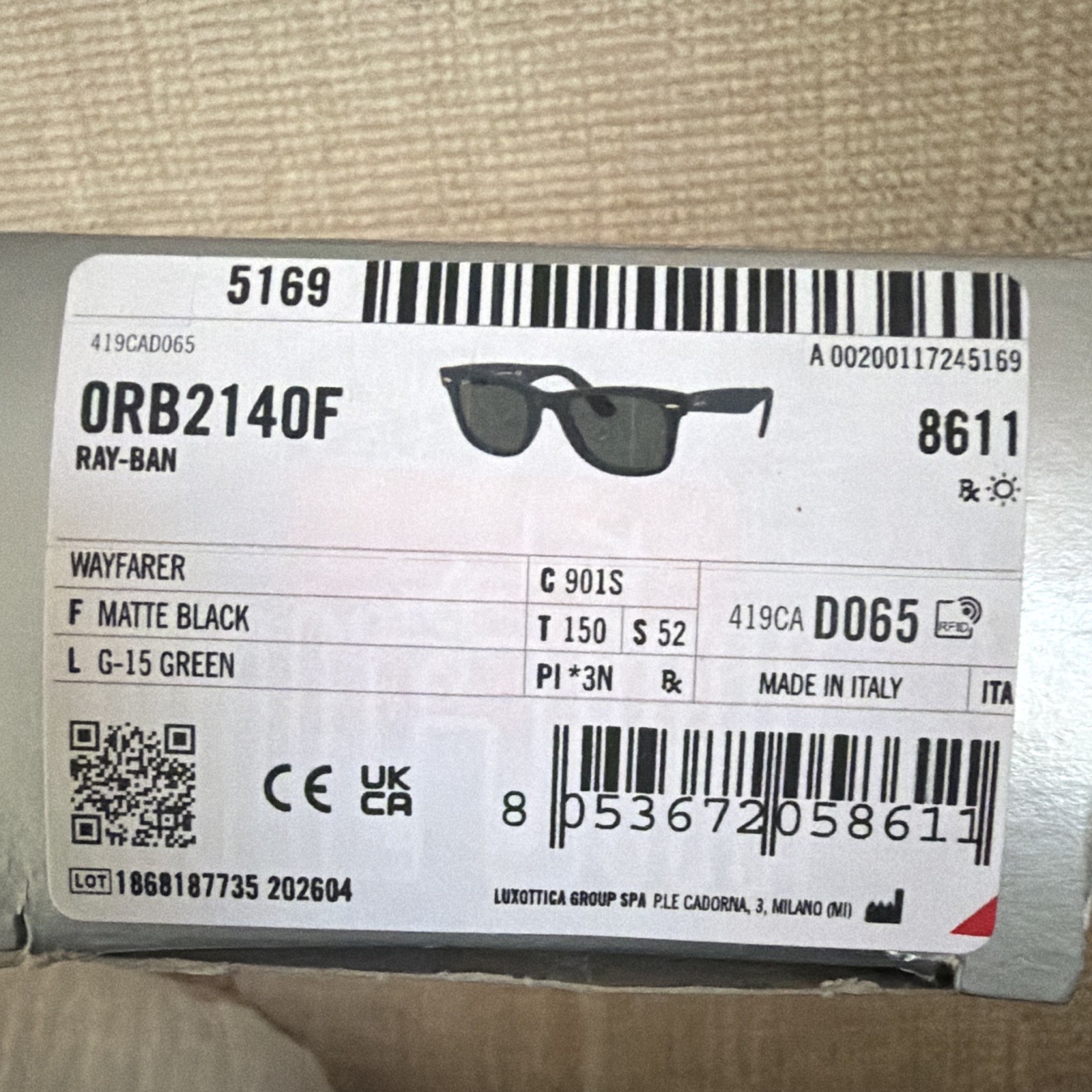 Authentic Ray-Ban Wayfarer ORB2140F Black Plastic Polarized Green Glass 52mm 150