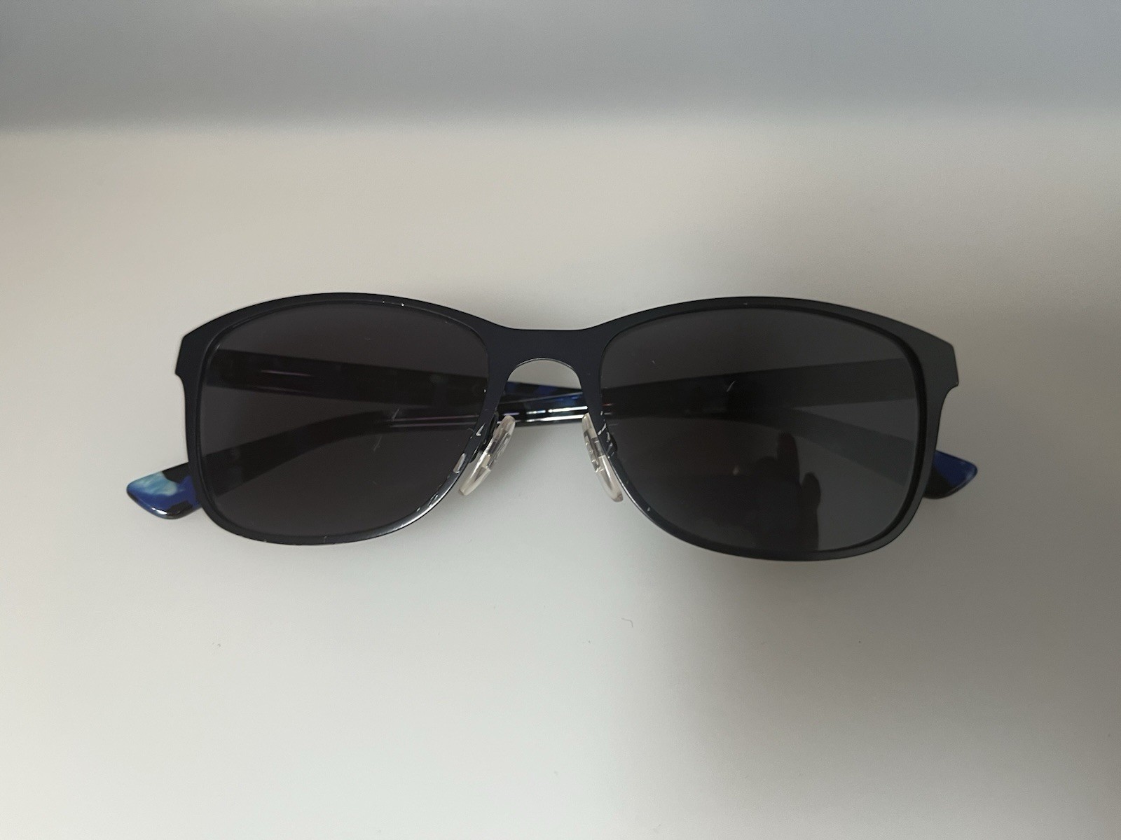 Gucci GG 4268 Black Plastic Rectangle Sunglasses Gray Tinted Lenses 140mm