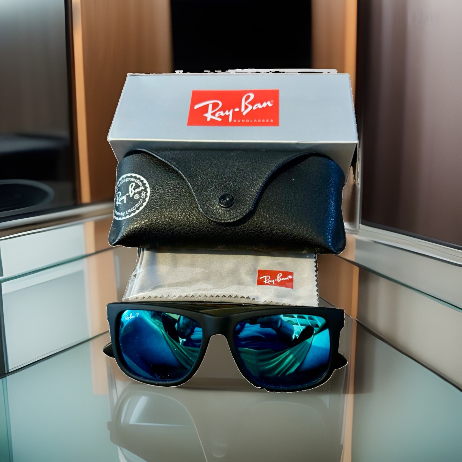 NWT Ray-Ban “Justin” RB4165 Matte Rubber Black Gradient Blue Mirror Polarized