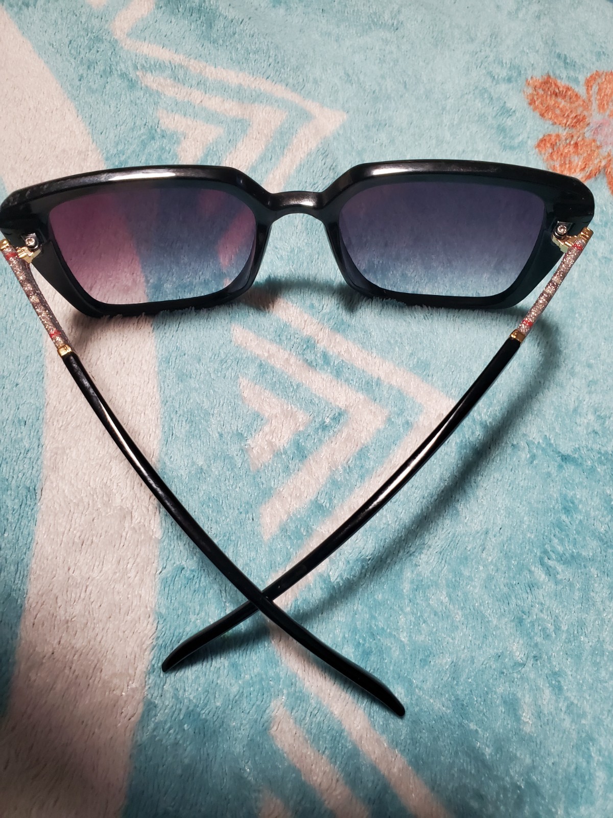 Black Plastic Rectangular Sunglasses Solid Frame Gray Tinted Plastic Lenses