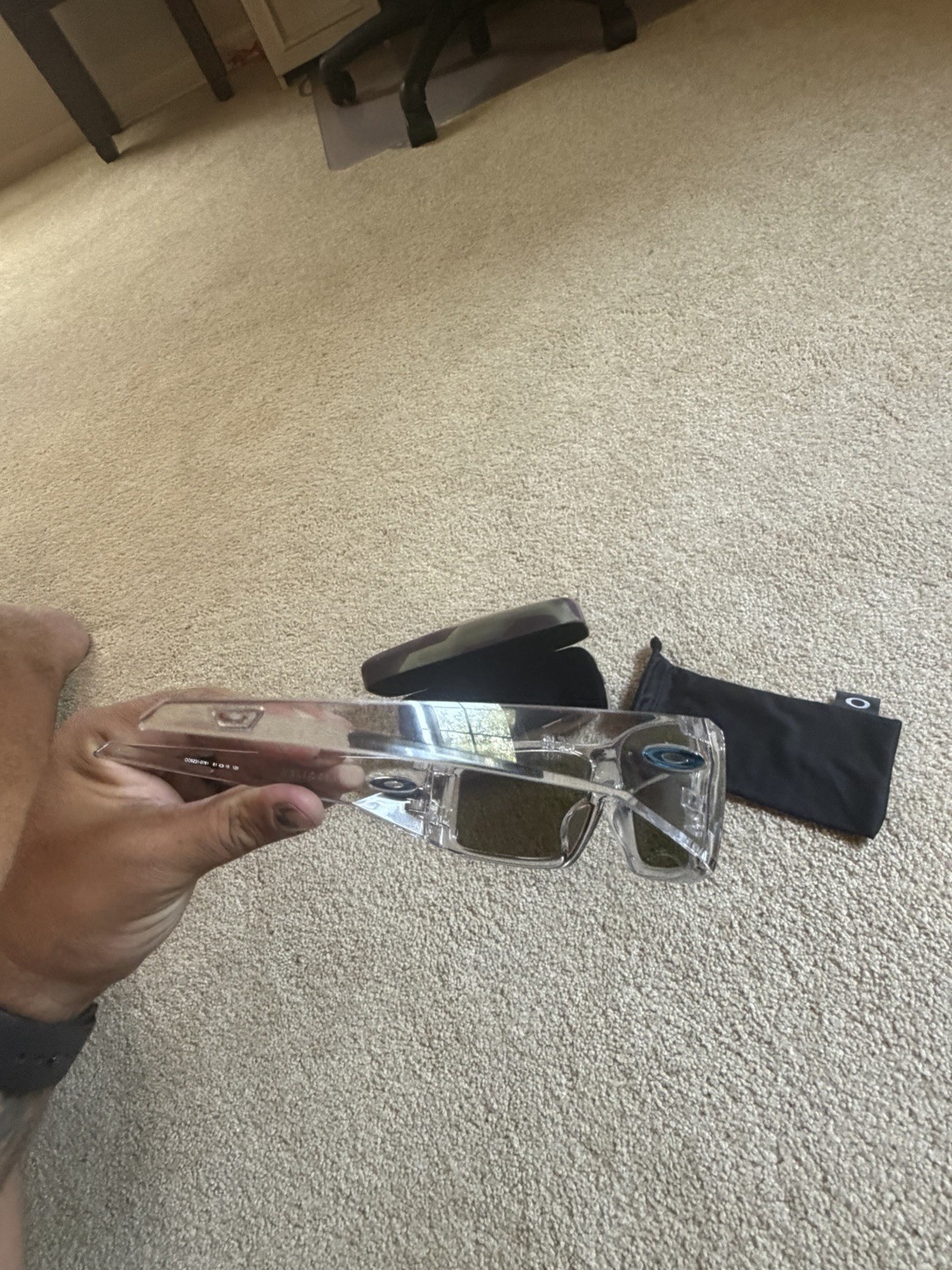 Oakley Sunglasses HELIOSTAT OO9231-0761 Clear Frame / PRIZM Sapphire POLARIZED