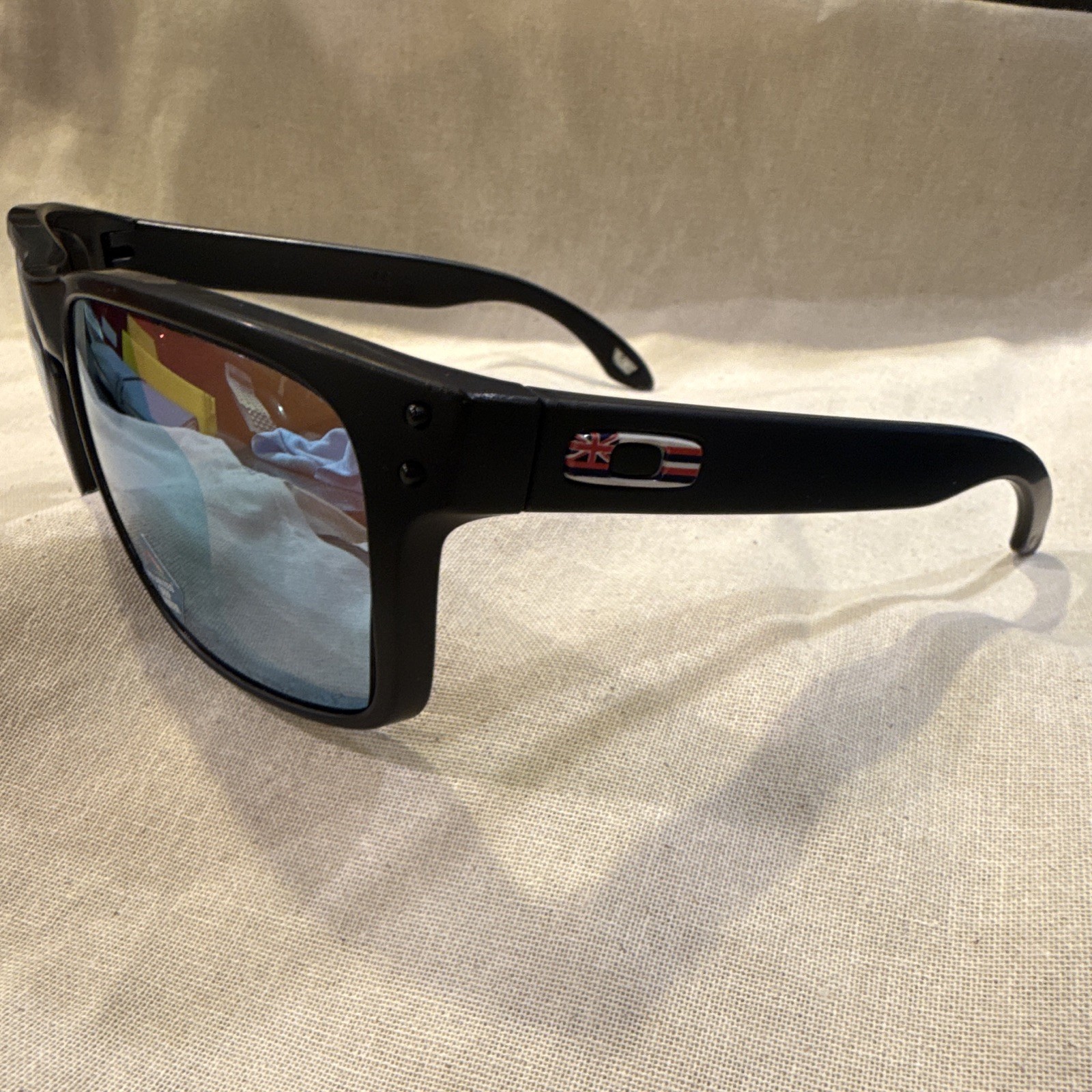Used Oakley Holbrook w/ Hawaiian Flag – NEW Prizim Polarized Lenses!