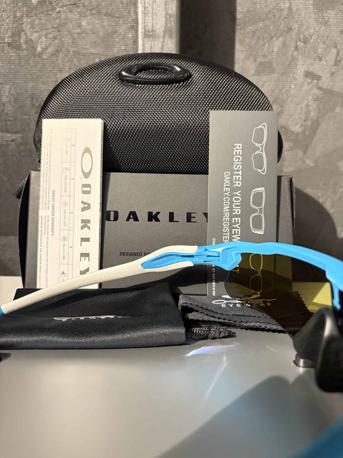 NEW Oakley 009208 Radar Ev Path Men’s Sunglasses – Prizm