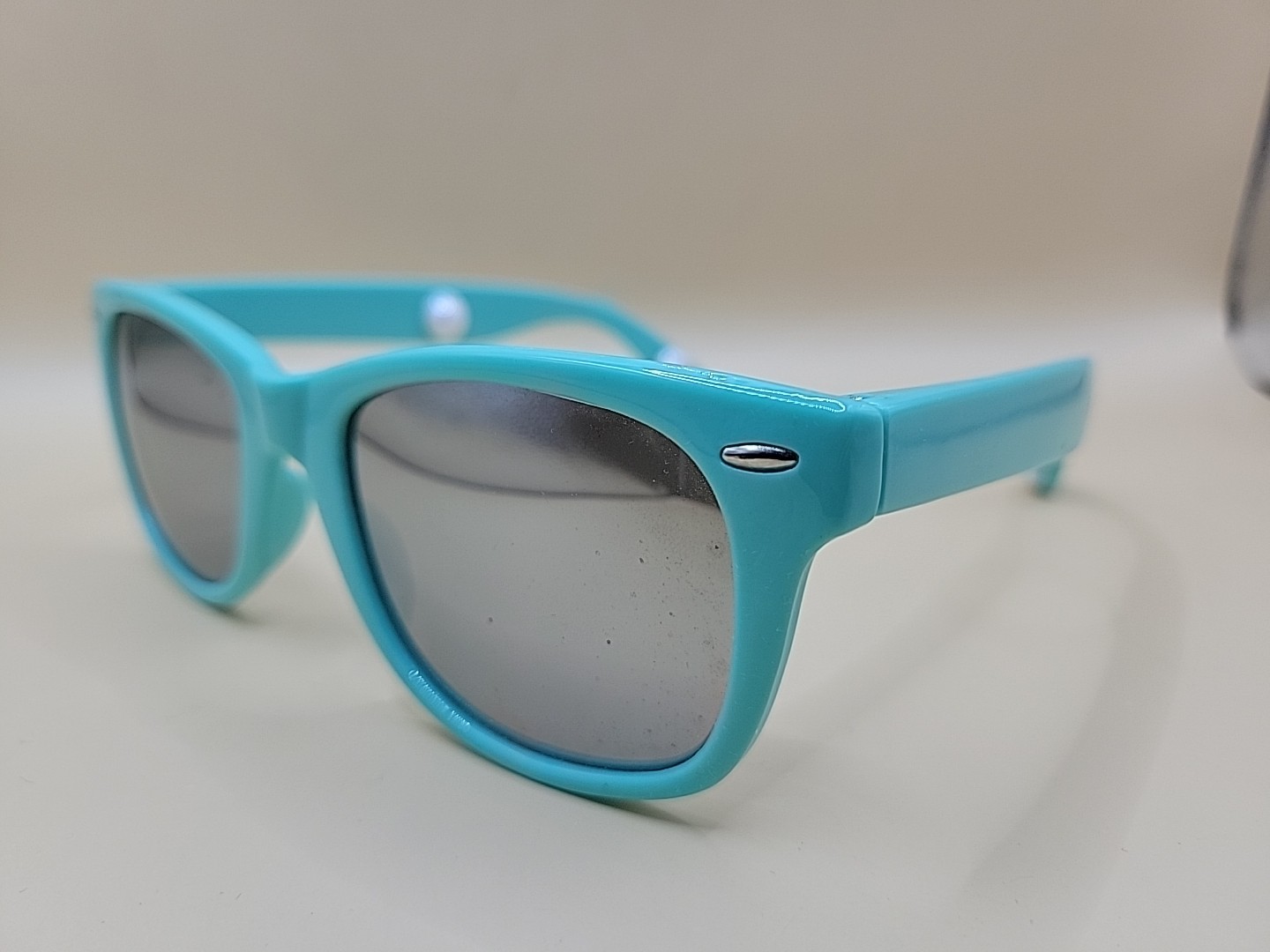 Turquoise Blue Sunglasses Mirrored Silver Lenses Retro Plastic Frames SG9