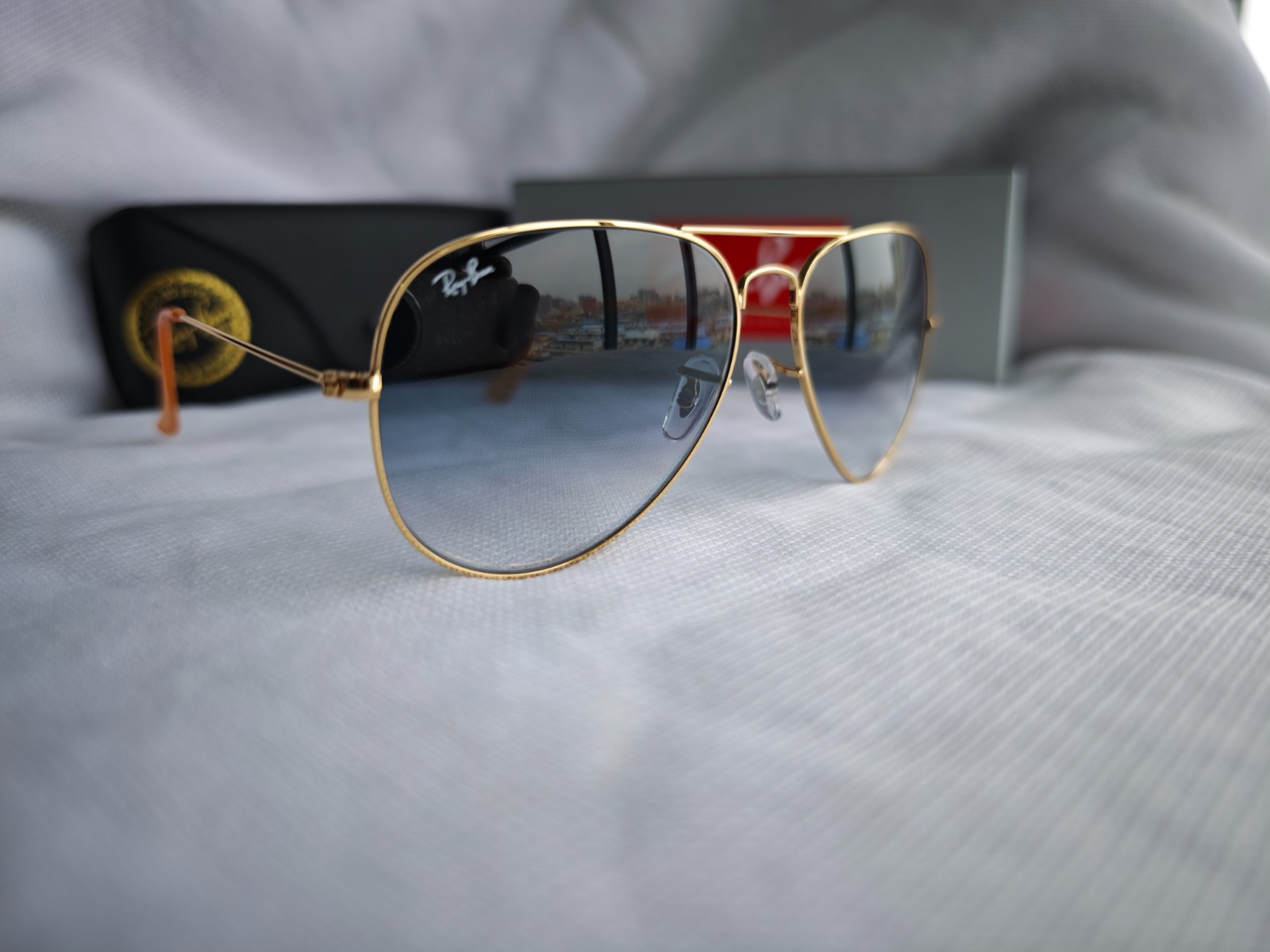 RAY-BAN RB3025 Aviator Sunglasses Gold Frame 58mm Gradient Gray Lens