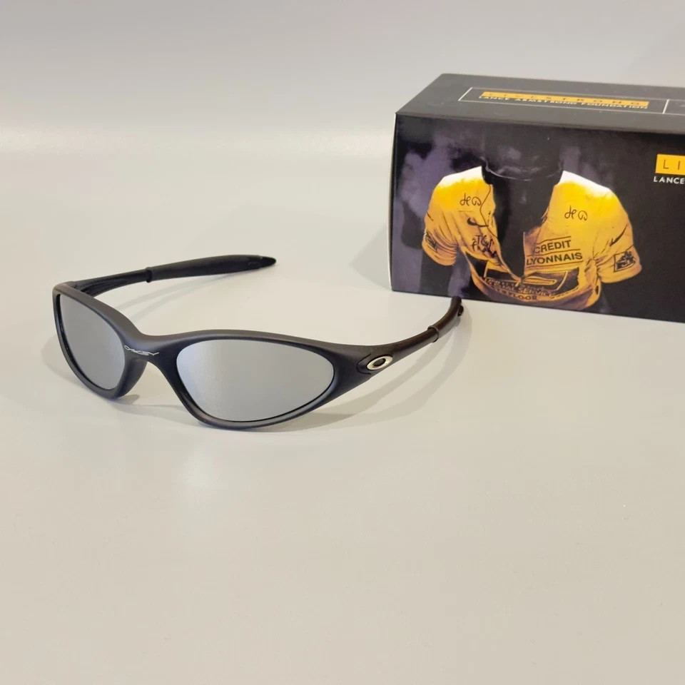 Oakley Minute 1.0 Matte Black Silver Iridium Vintage Sunglasses USA w/ Box