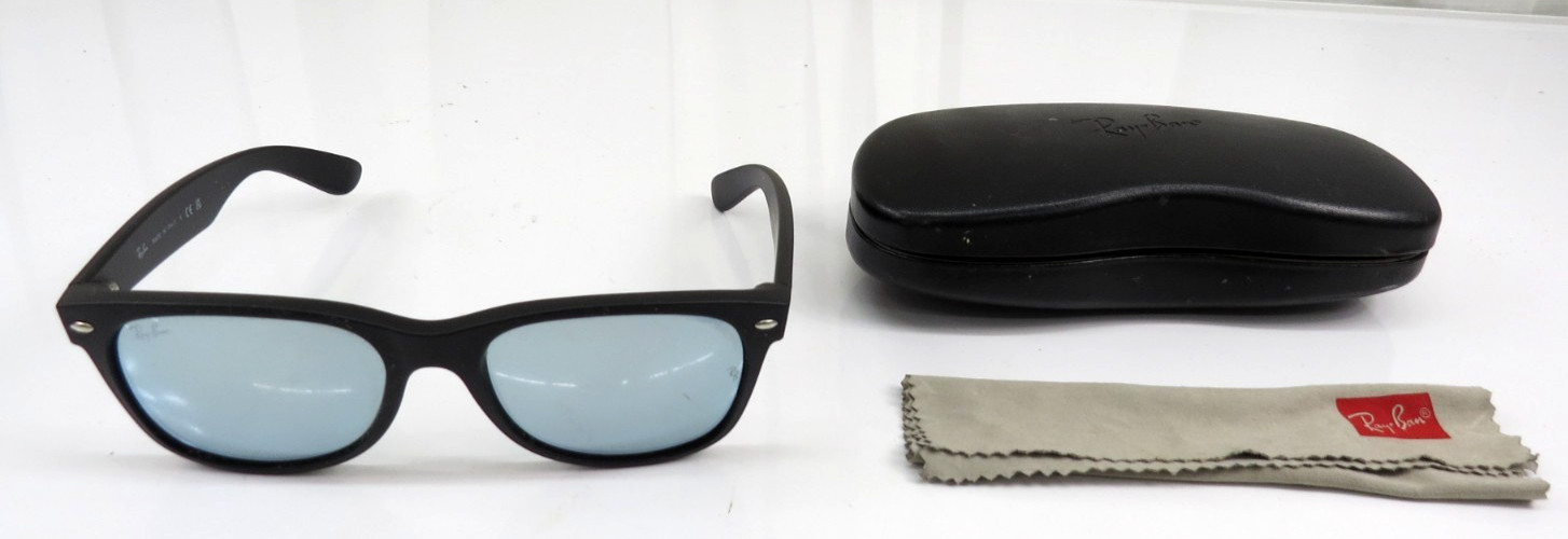 Ray-Ban RB2132 New Wayfarer 622/30 55/18 145 3N Black Frames Mirror Sunglasses