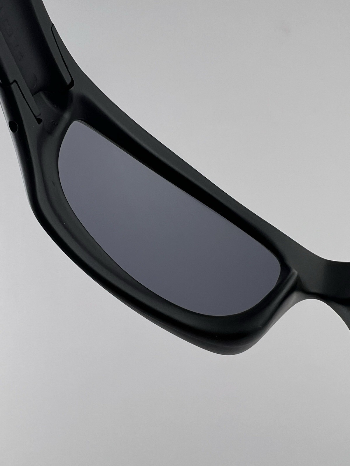 Oakley Monster Dog Matte Black Frame Grey Lens 05-015 SI Standard Issue RARE