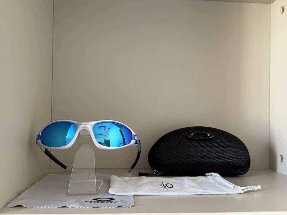 Oakley Straight Jacket 99 Muzm OO9505 Silver Frames/Blue Lenses