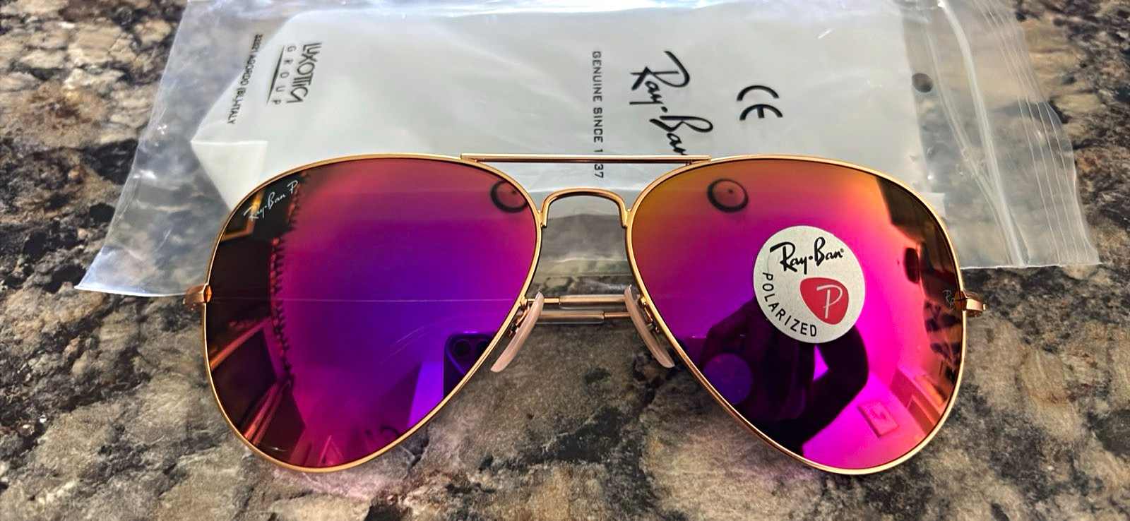 Ray-Ban Aviator Polarized Mirrored Purple Glass Lenses Gold Metal frame.