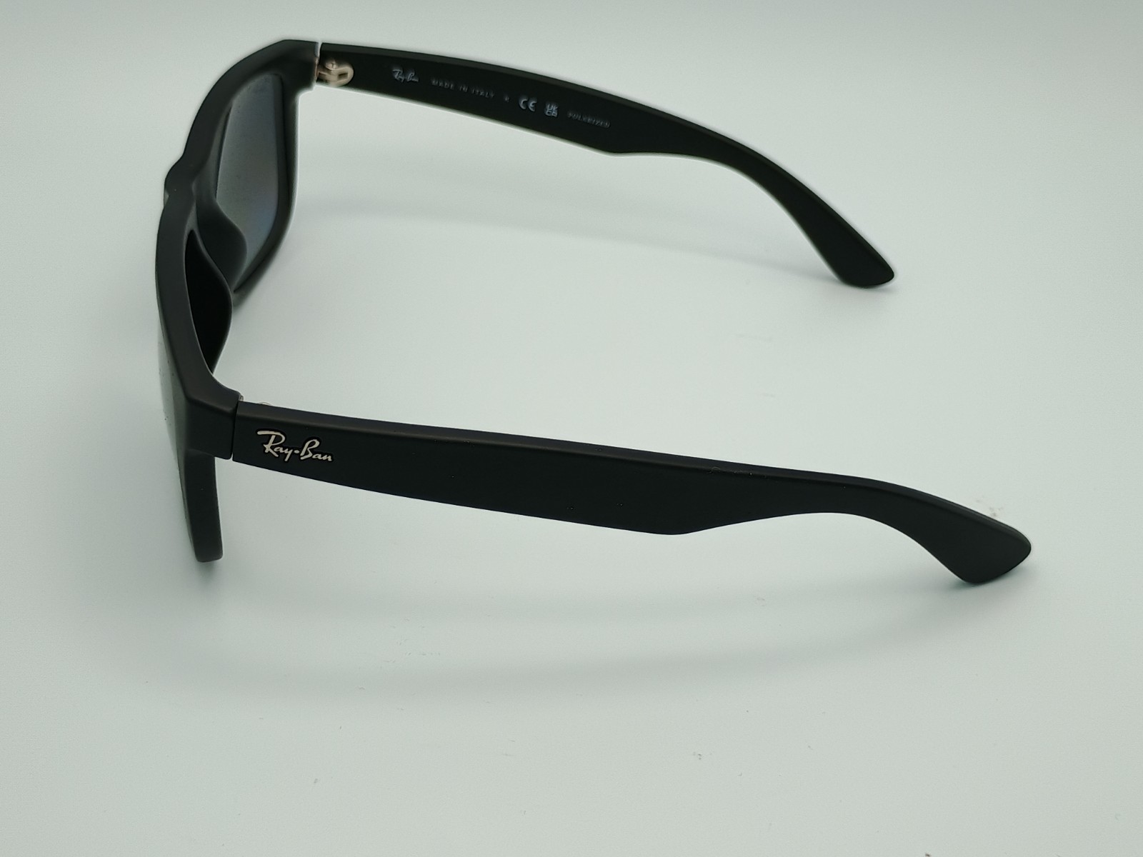 Ray-Ban RB4165F-622/T3 JUSTIN POLARIZED SUNGLASSES Matte Black 55-17-140 W/ Case